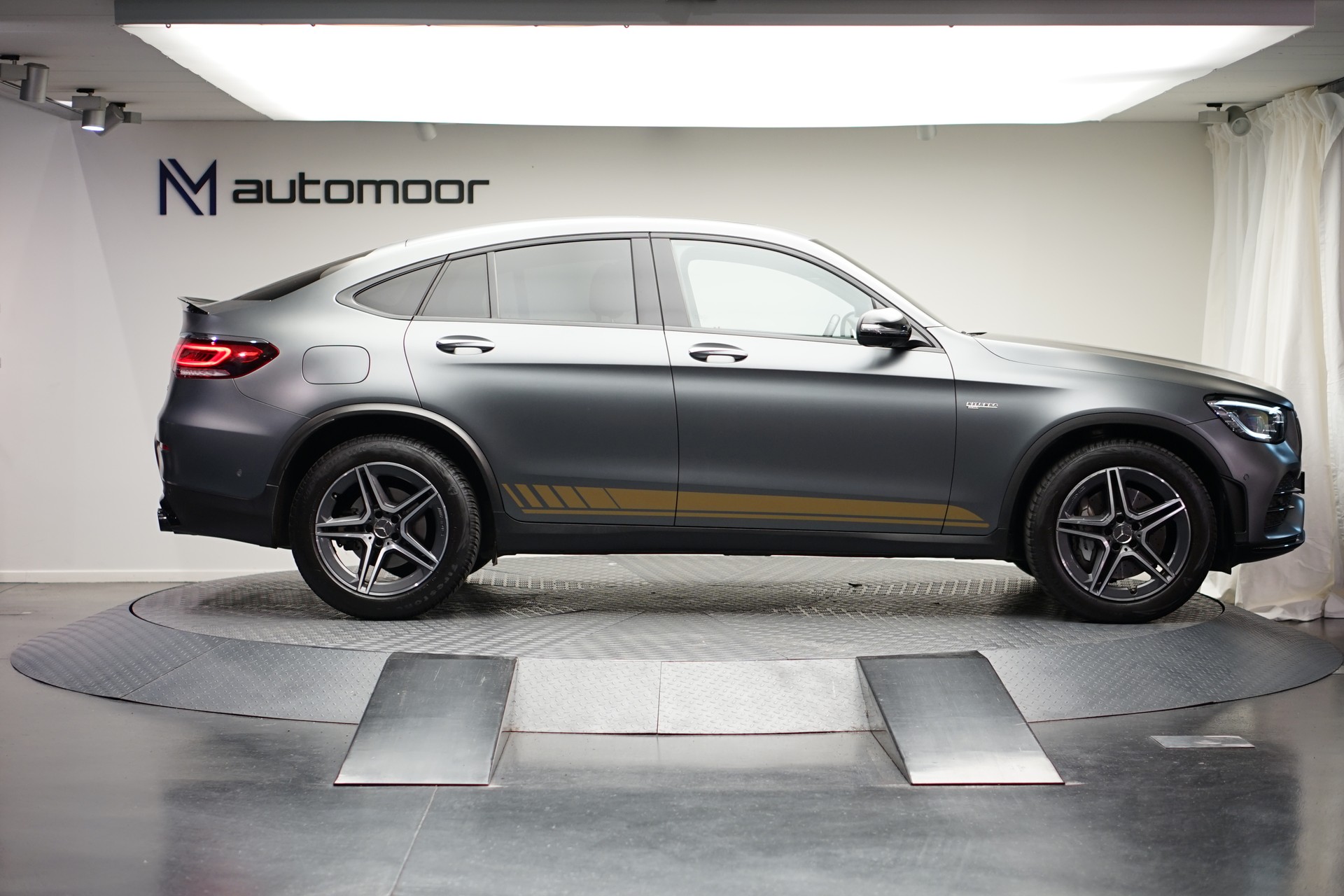 MERCEDES-BENZ GLC Coupé 43 AMG 4Matic 9G-Tronic *CH-Fahrzeug* *Mattlackierung*-showroom-element-3