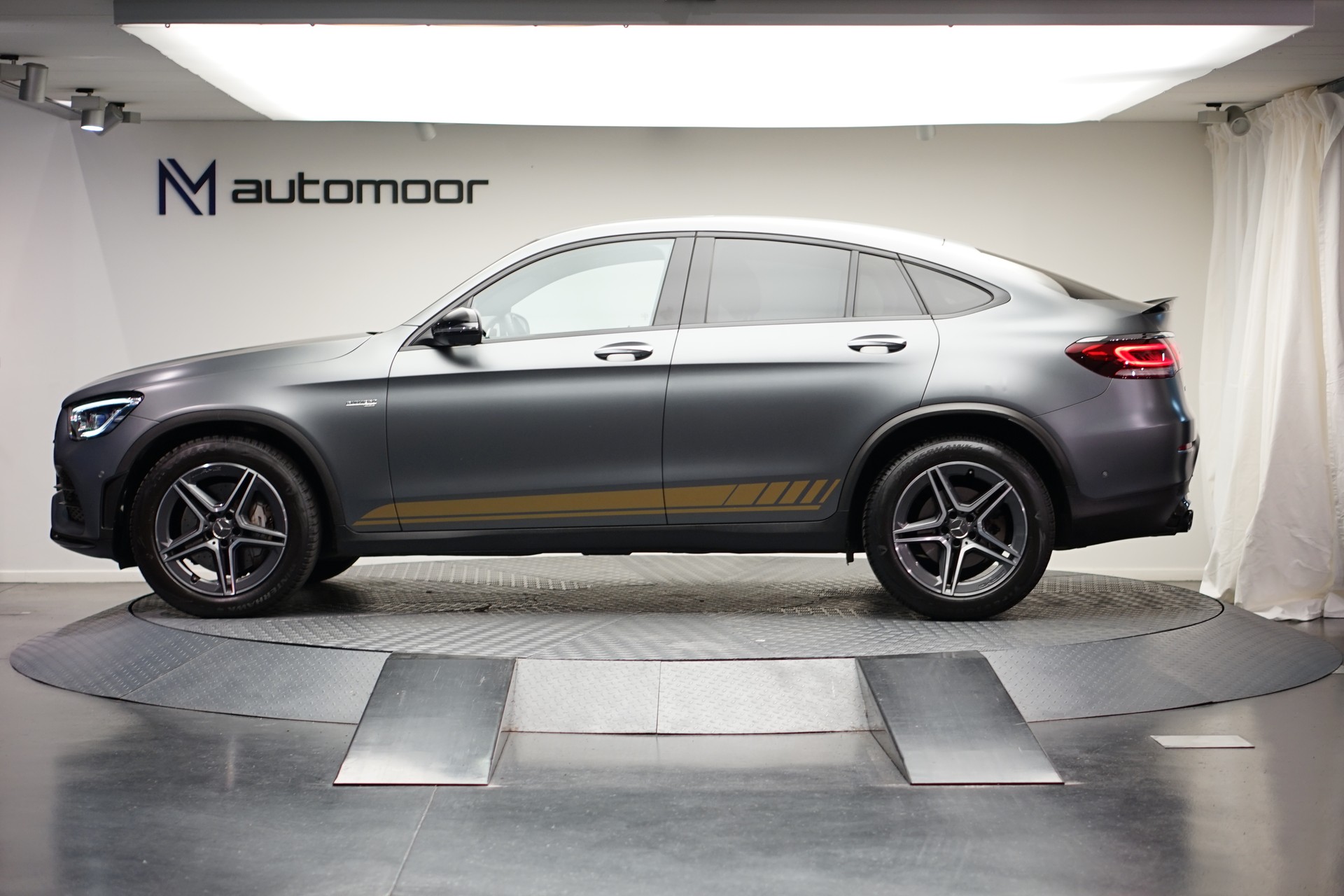MERCEDES-BENZ GLC Coupé 43 AMG 4Matic 9G-Tronic *CH-Fahrzeug* *Mattlackierung*-image-7