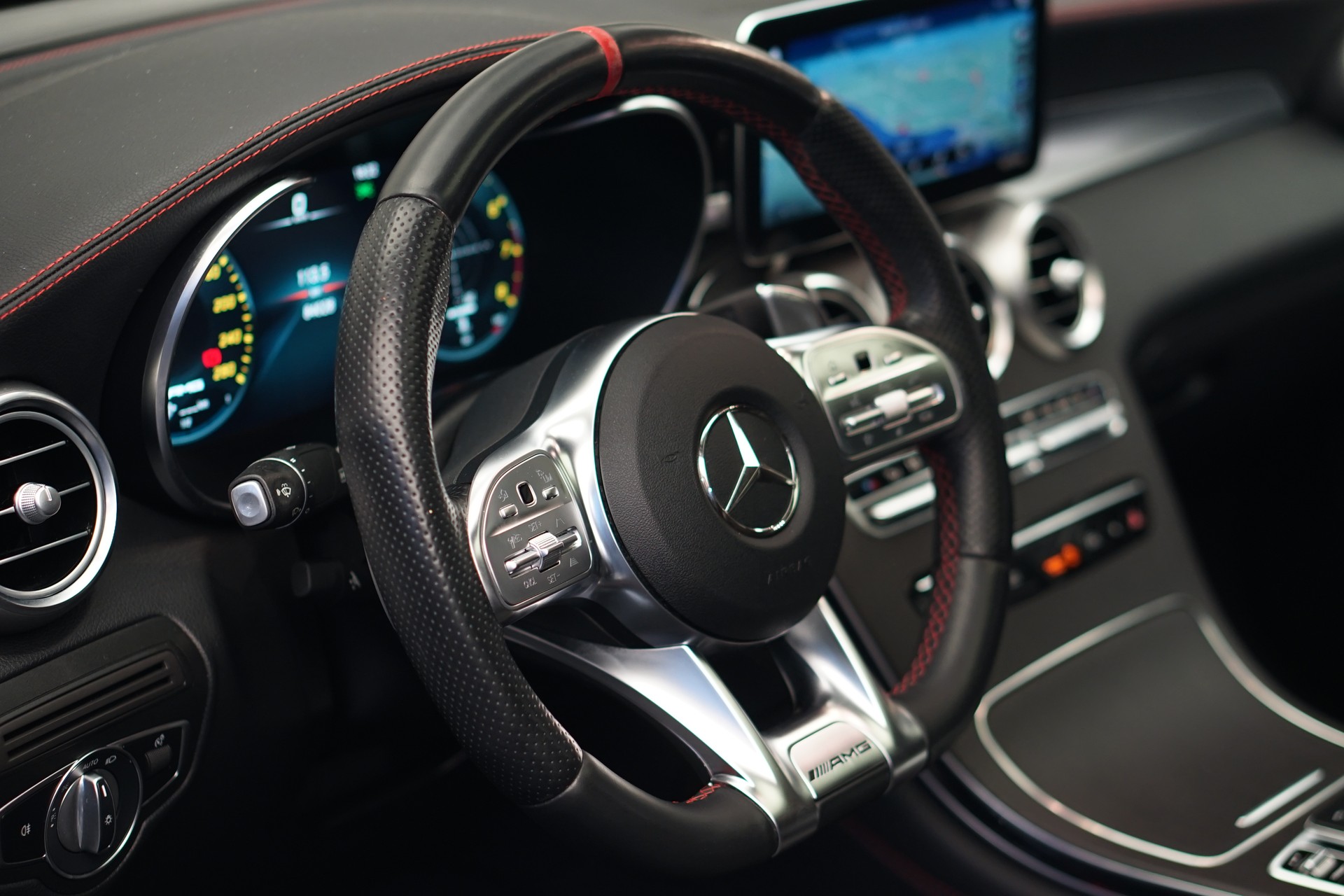 MERCEDES-BENZ GLC Coupé 43 AMG 4Matic 9G-Tronic *CH-Fahrzeug* *Mattlackierung*-image-20
