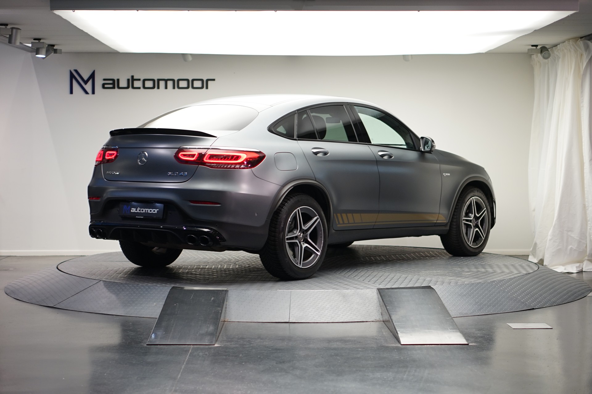MERCEDES-BENZ GLC Coupé 43 AMG 4Matic 9G-Tronic *CH-Fahrzeug* *Mattlackierung*-image-4