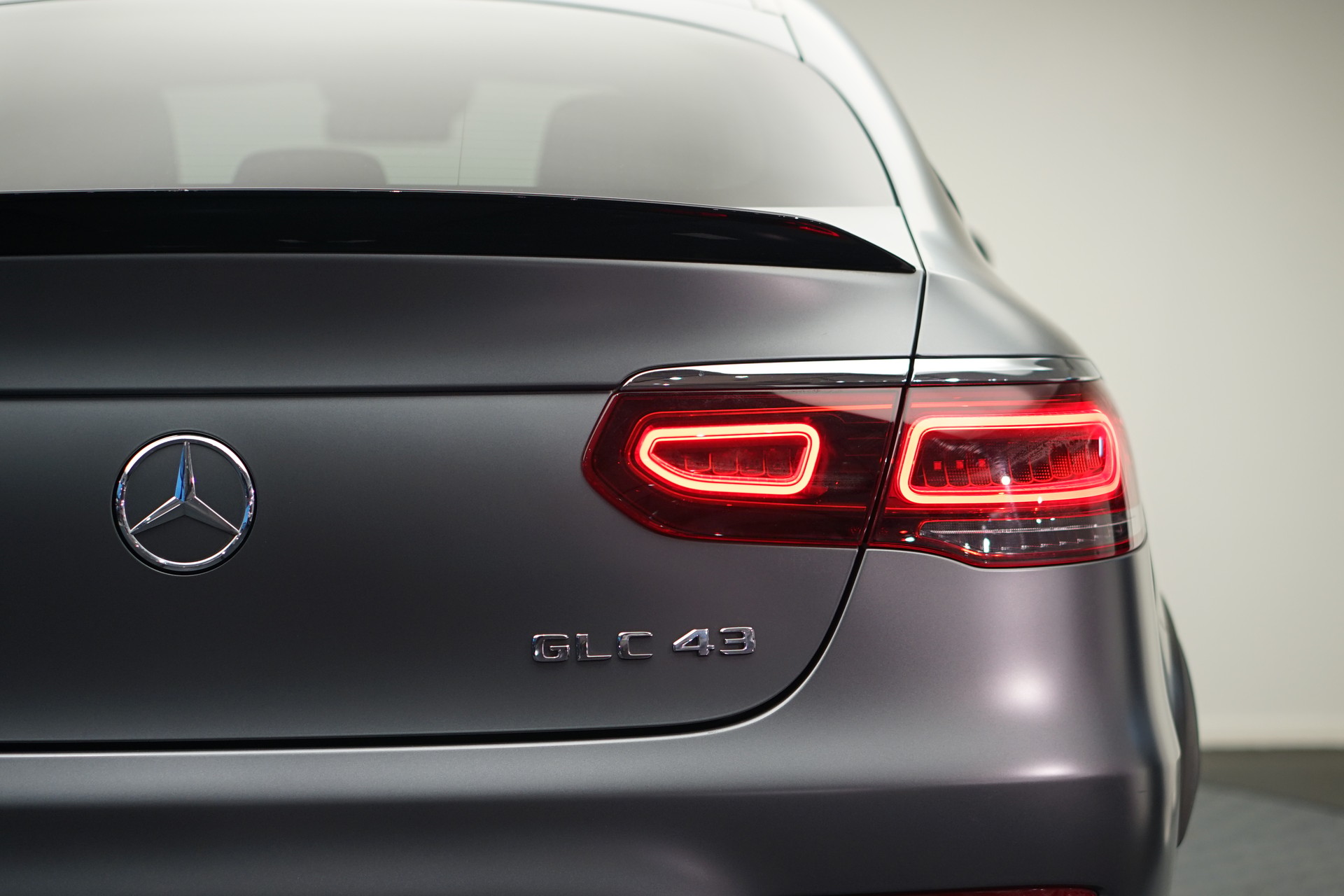 MERCEDES-BENZ GLC Coupé 43 AMG 4Matic 9G-Tronic *CH-Fahrzeug* *Mattlackierung*-image-11