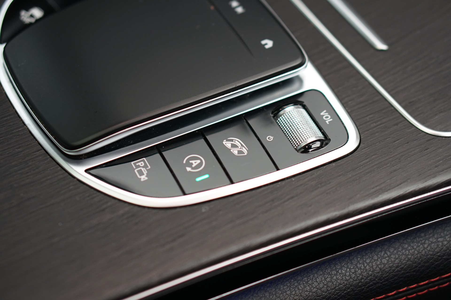 MERCEDES-BENZ GLC Coupé 43 AMG 4Matic 9G-Tronic *CH-Fahrzeug* *Mattlackierung*-image-29