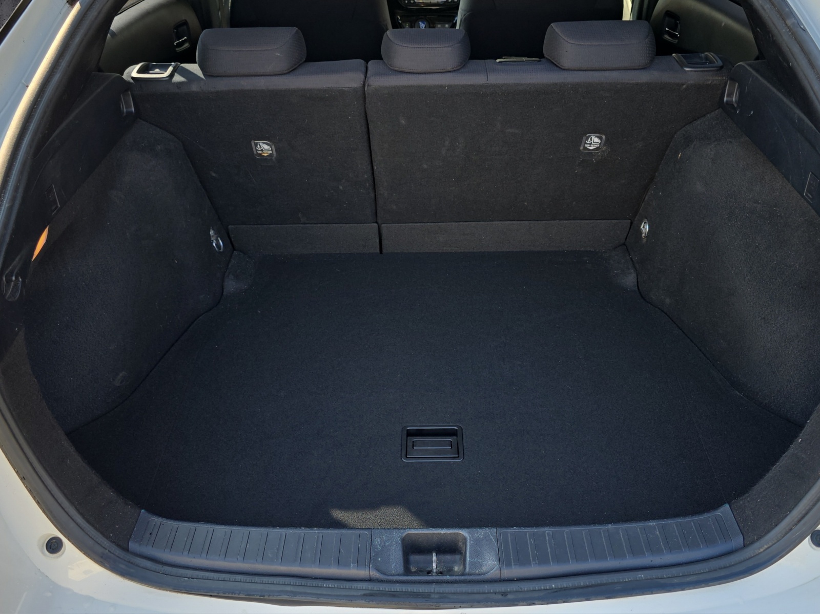 TOYOTA Prius 1.8 VVT-i HSD Sol Premium-image-9