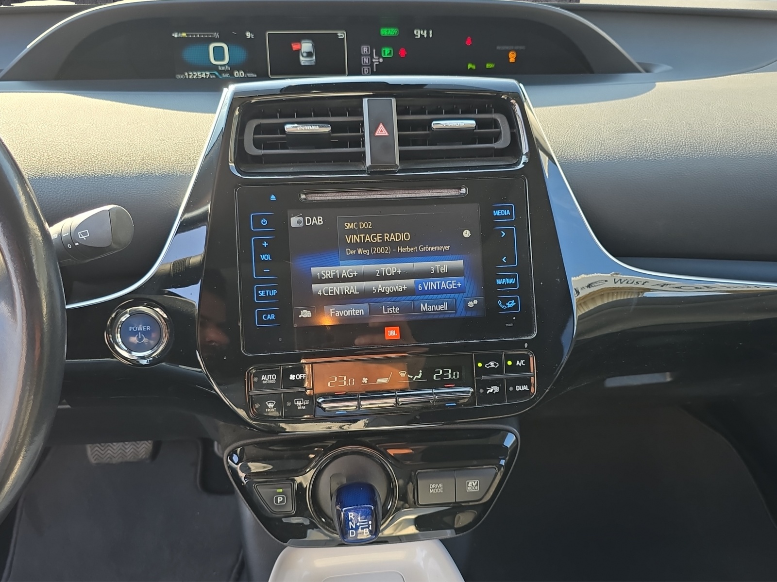 TOYOTA Prius 1.8 VVT-i HSD Sol Premium-image-6
