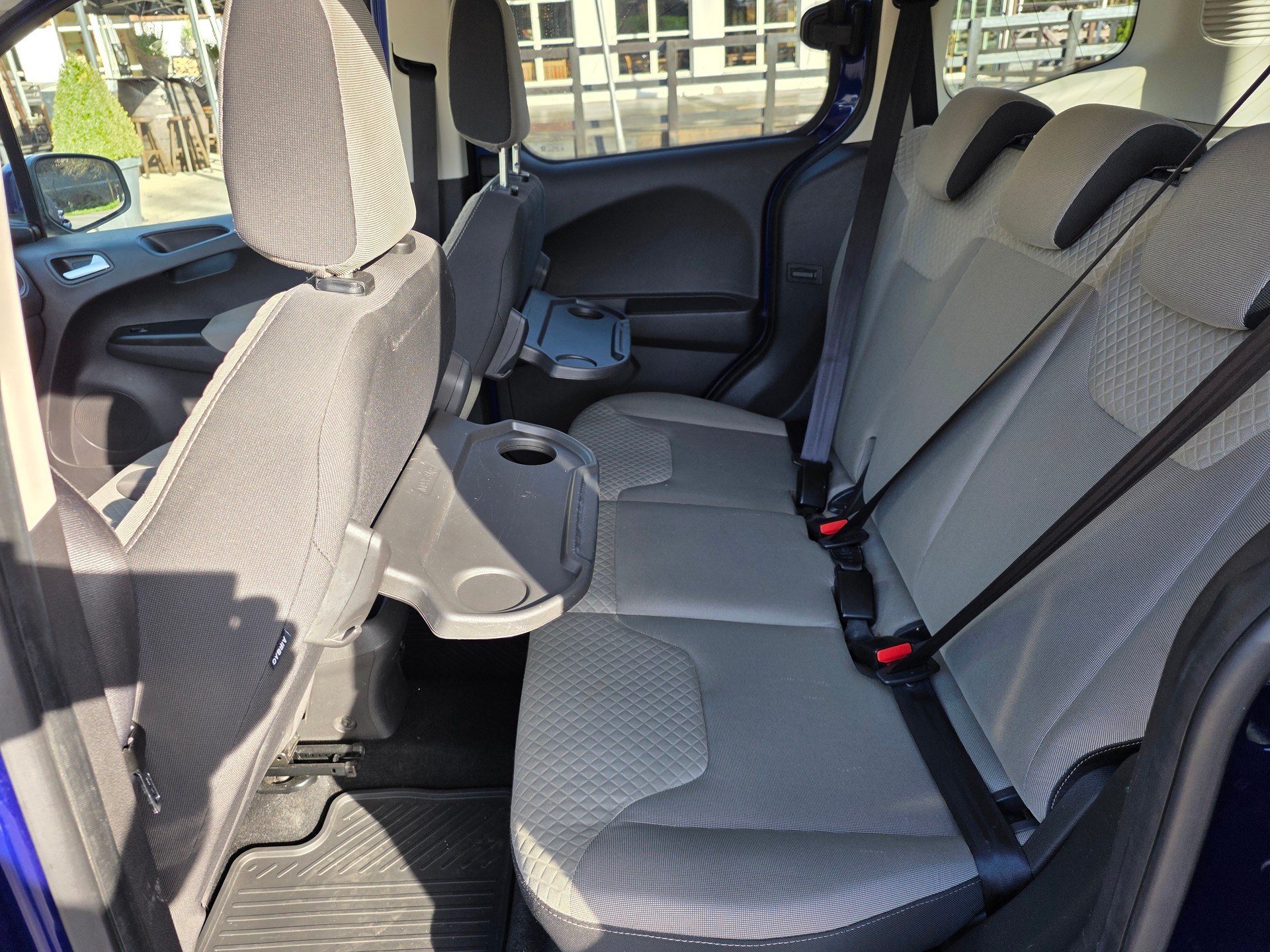 FORD Tourneo Courier 1.6 TDCi Titanium ☆☆☆ AHK: 500kg ☆☆☆ Rückfahrkamera ☆☆☆ YouTube: https://youtu.be/IDas6aHVMmg-image-10