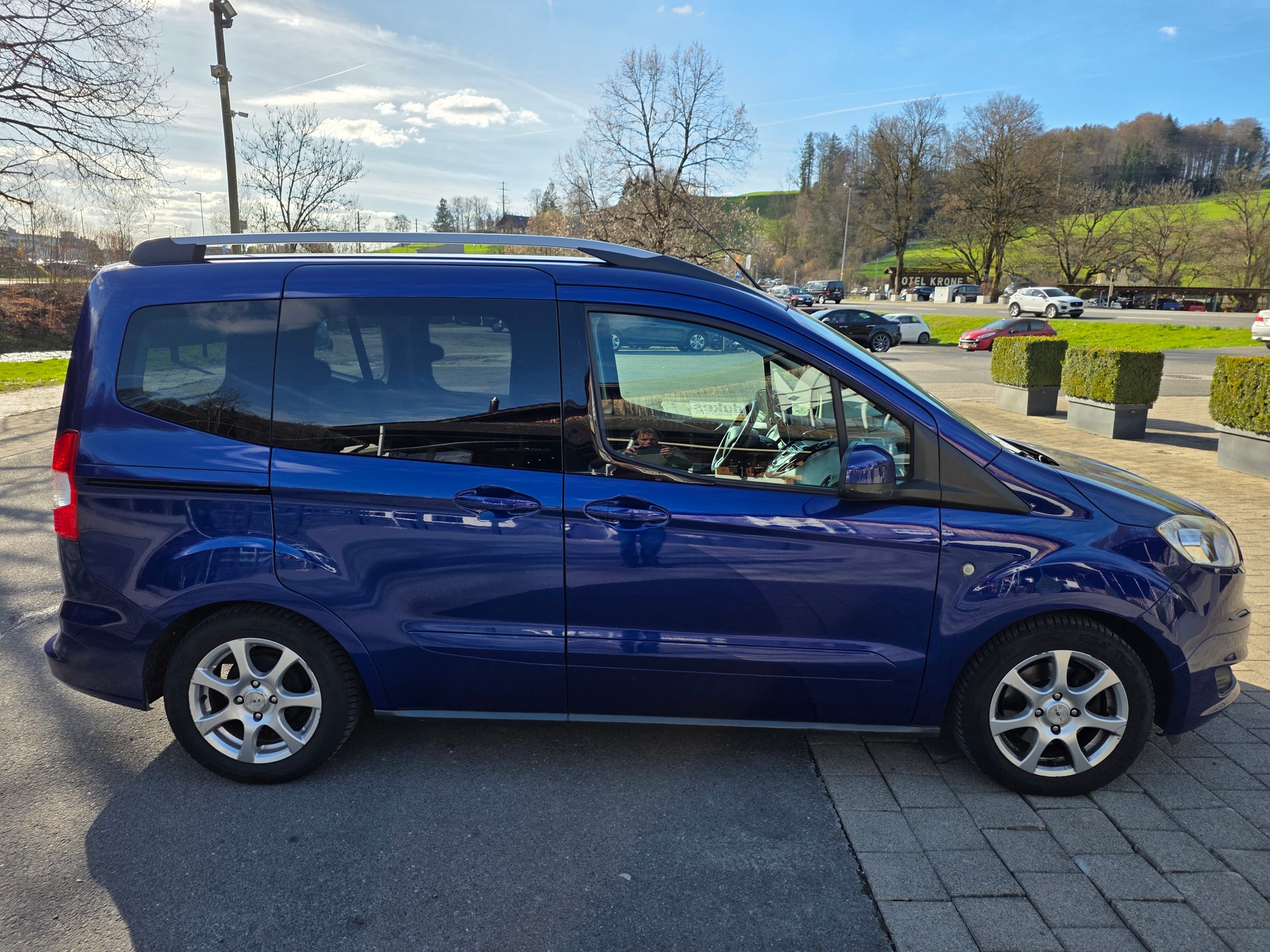 FORD Tourneo Courier 1.6 TDCi Titanium ☆☆☆ AHK: 500kg ☆☆☆ Rückfahrkamera ☆☆☆ YouTube: https://youtu.be/IDas6aHVMmg-image-5