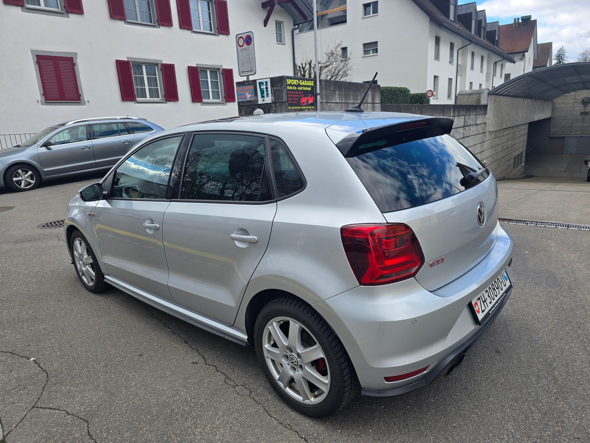 VW Polo 1.8 TSI GTI DSG-image-1