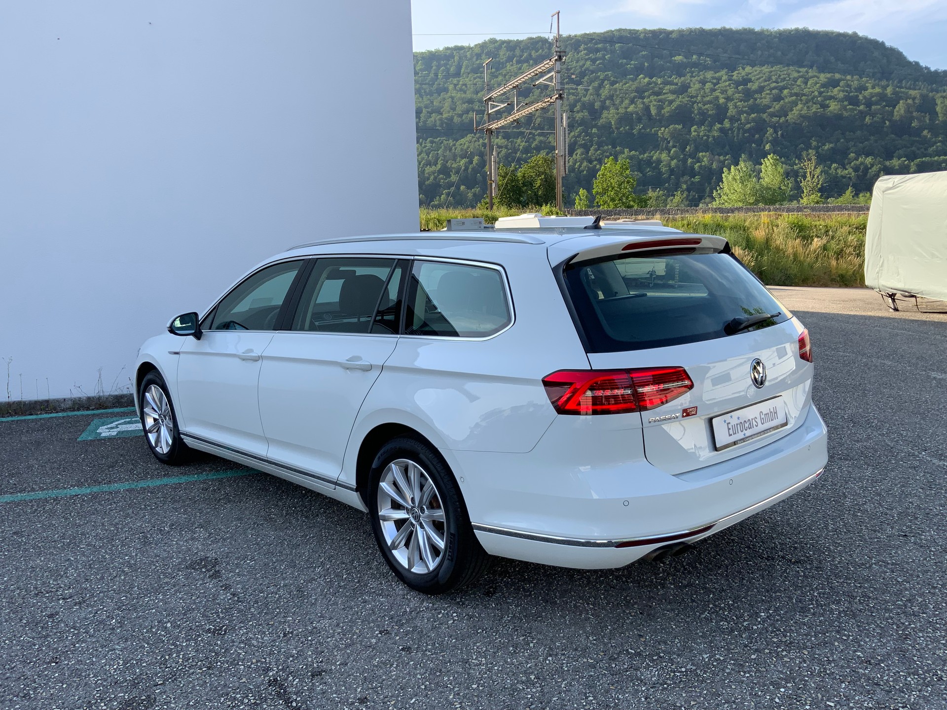 VW Passat Variant 2.0 TDI BMT Highline DSG 4Motion-showroom-element-3