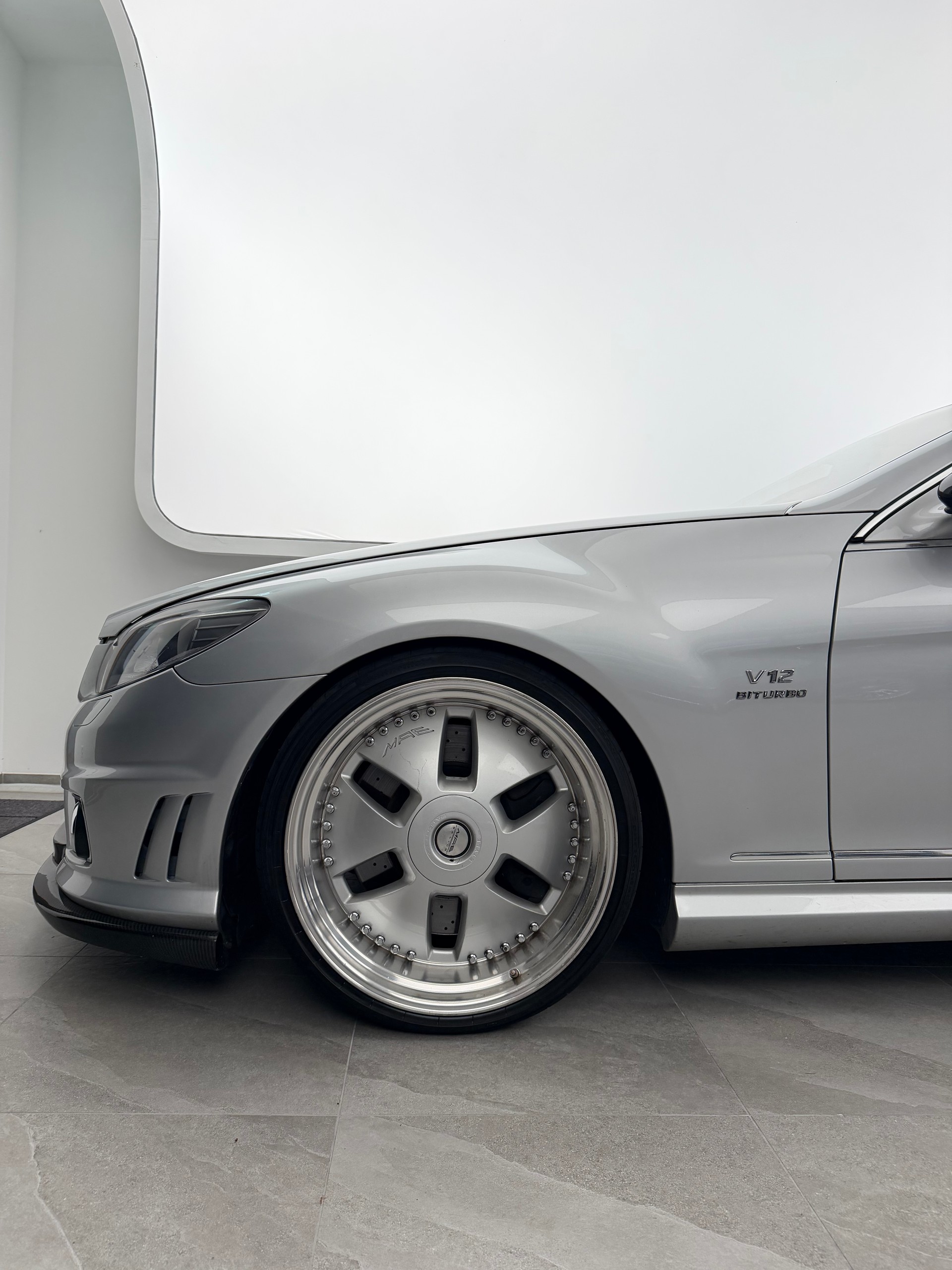 MERCEDES-BENZ CL 65 AMG-showroom-element-3