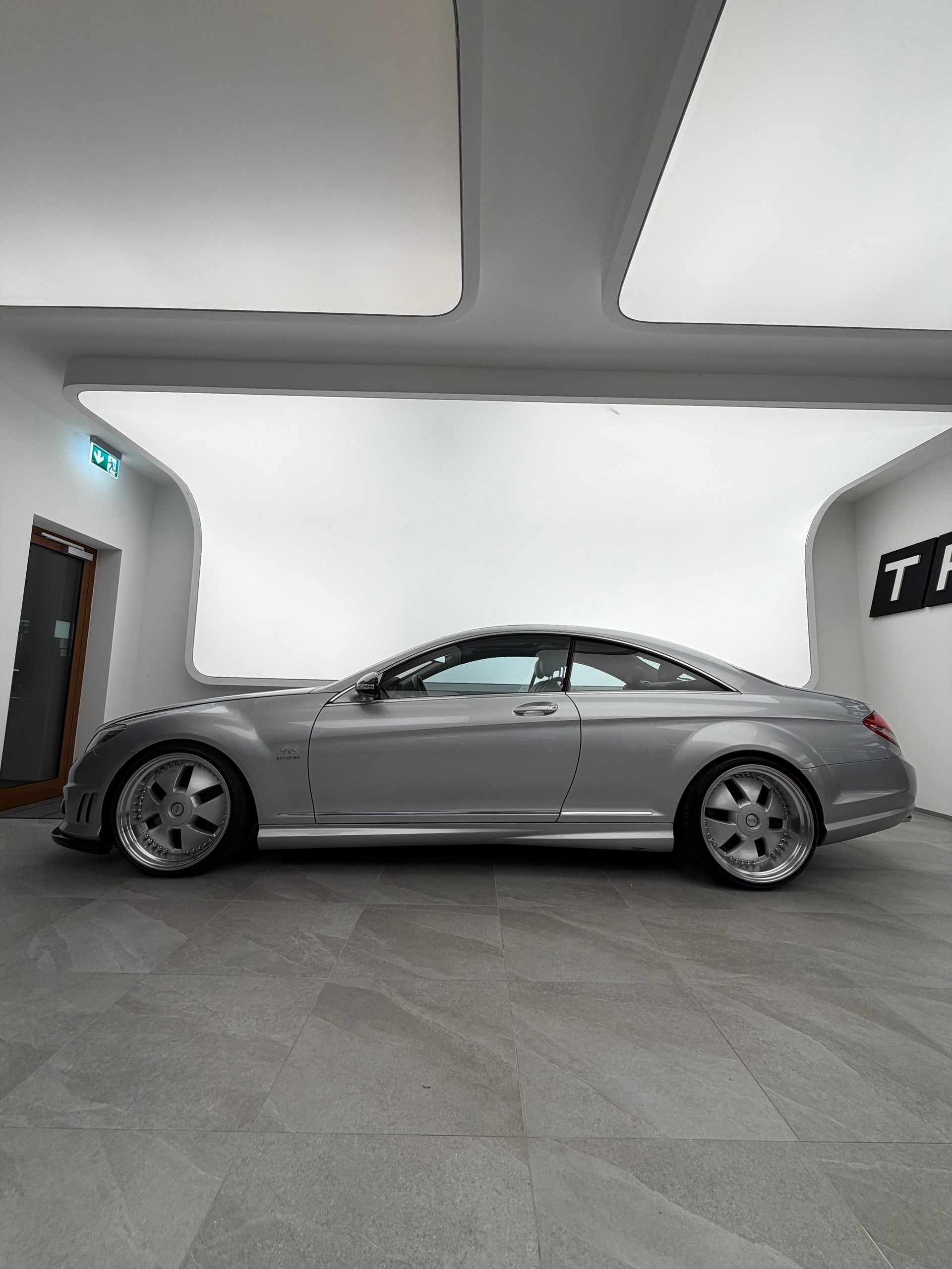 MERCEDES-BENZ CL 65 AMG-image-4