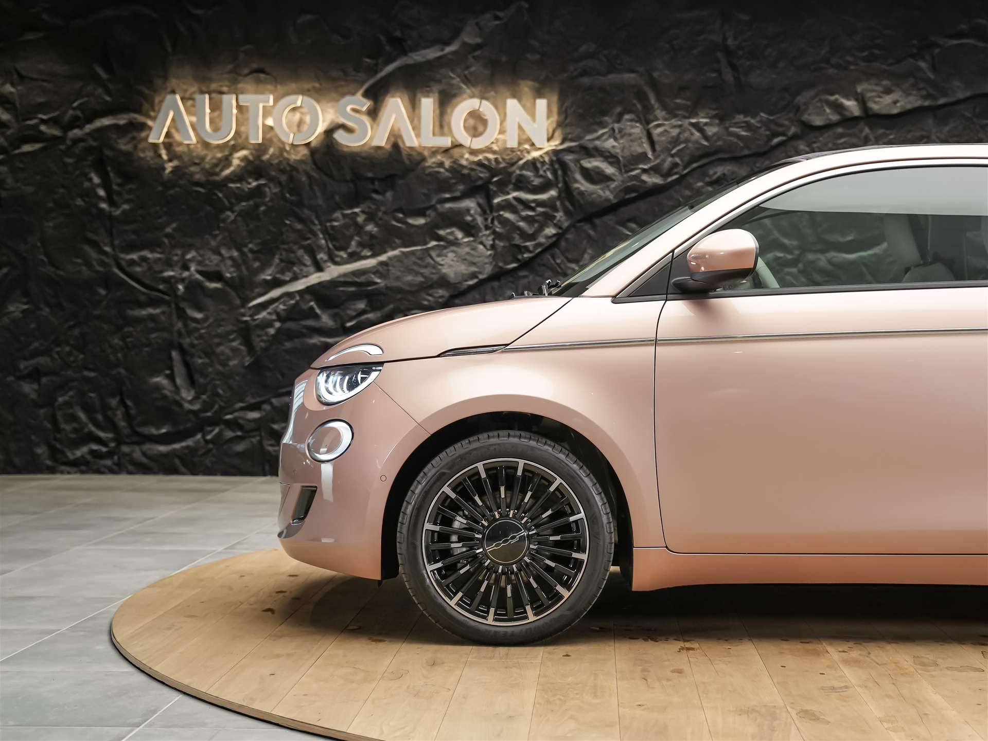 FIAT 500 C electric 87 kW La Prima *Rose Gold Metallic*-image-14