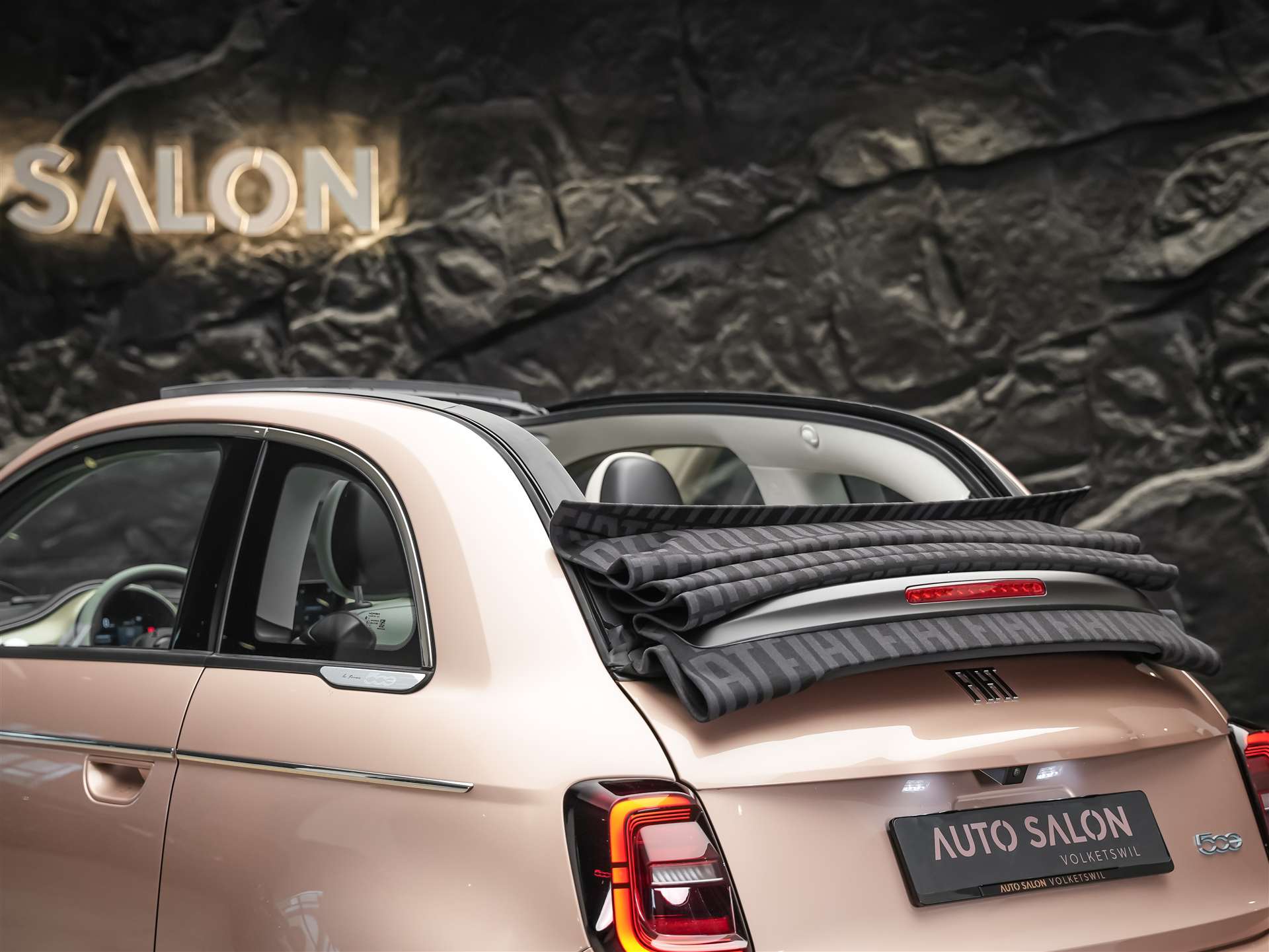 FIAT 500 C electric 87 kW La Prima *Rose Gold Metallic*-image-18