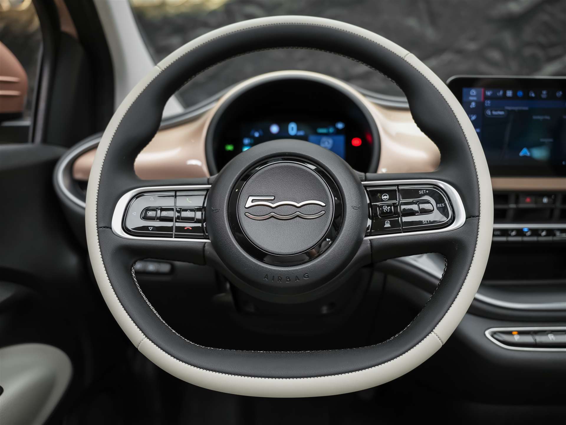 FIAT 500 C electric 87 kW La Prima *Rose Gold Metallic*-image-20