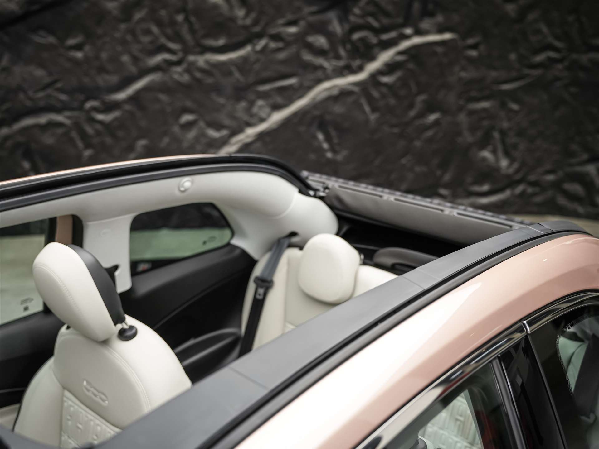 FIAT 500 C electric 87 kW La Prima *Rose Gold Metallic*-image-17