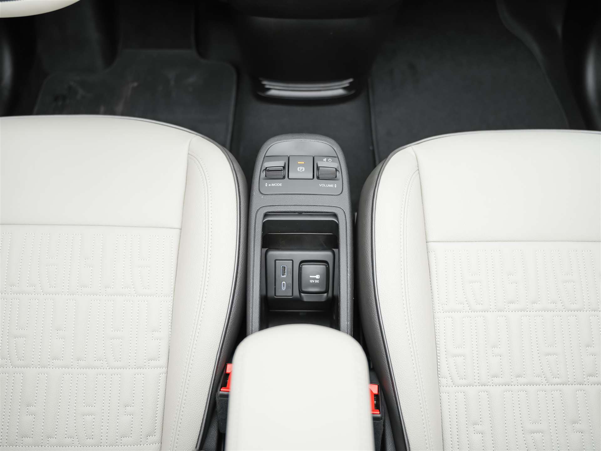FIAT 500 C electric 87 kW La Prima *Rose Gold Metallic*-image-23