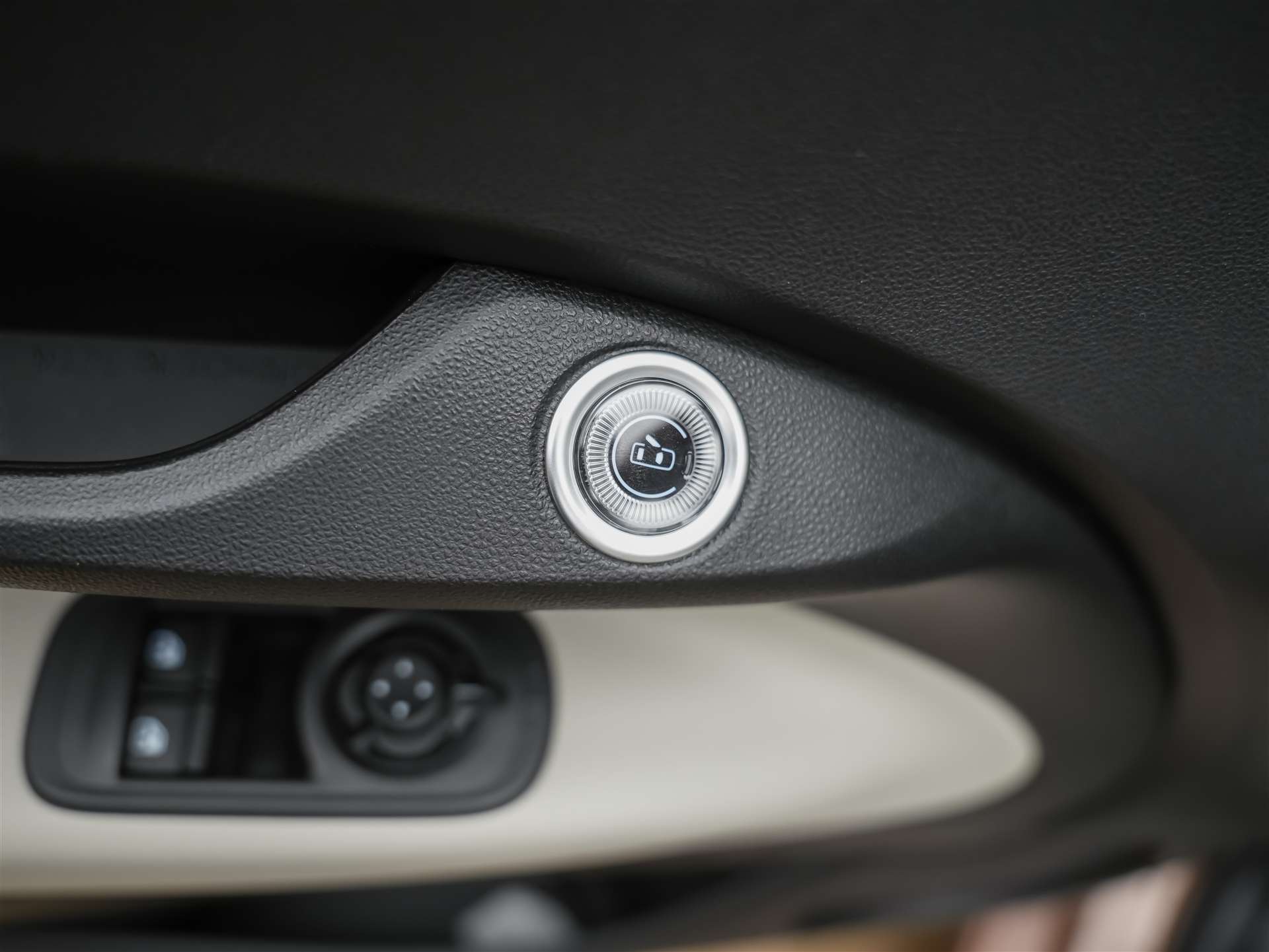 FIAT 500 C electric 87 kW La Prima *Rose Gold Metallic*-image-25