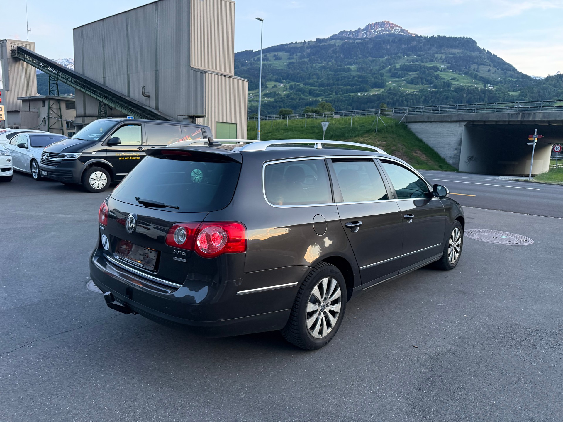 VW Passat Variant 2.0 TDI Highline 4Motion-image-19