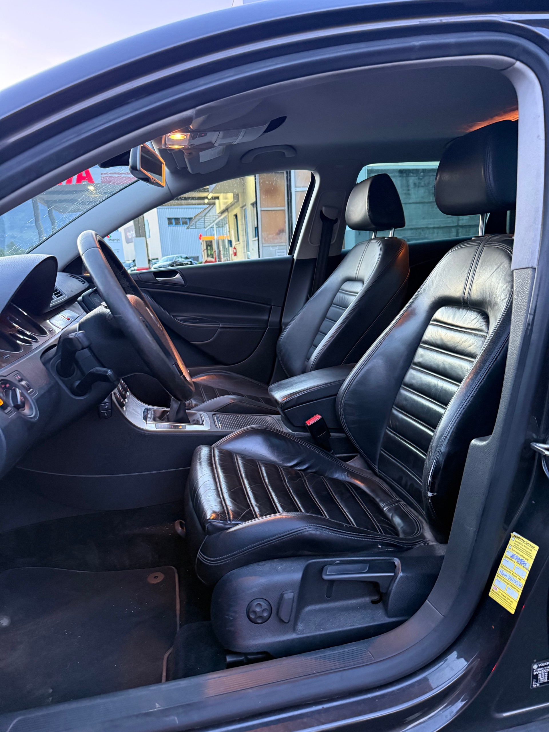 VW Passat Variant 2.0 TDI Highline 4Motion-image-10