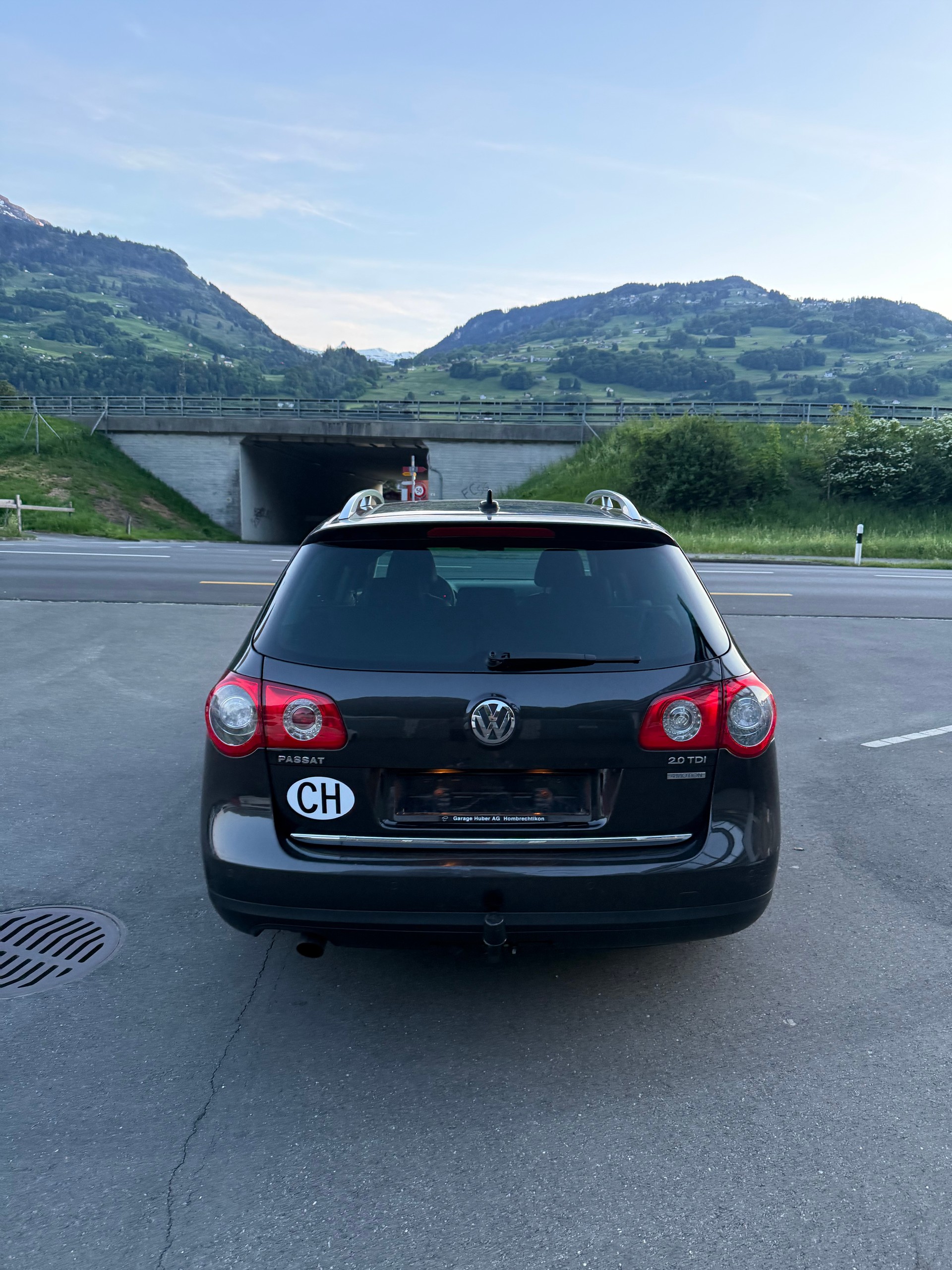 VW Passat Variant 2.0 TDI Highline 4Motion-image-17