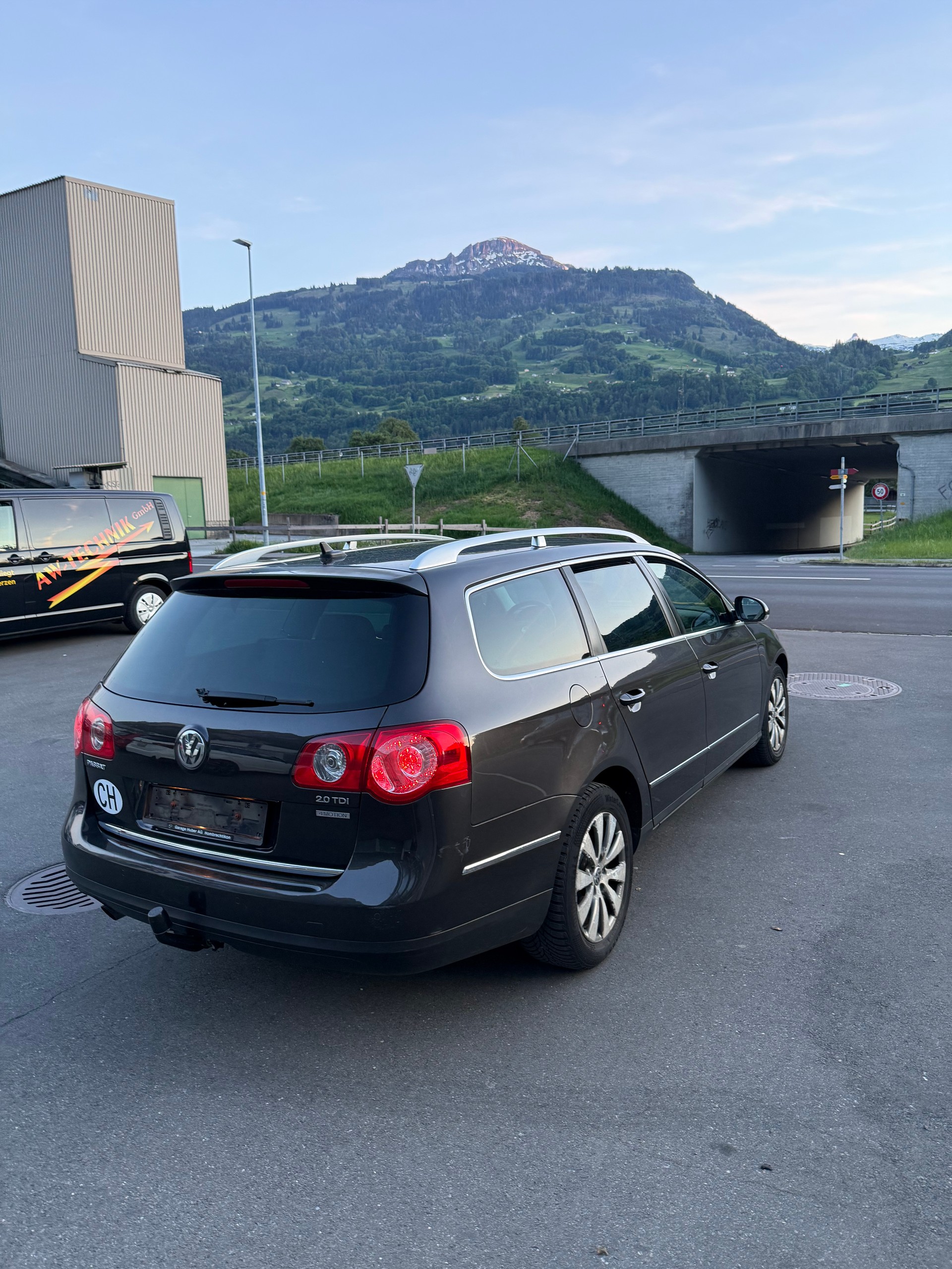 VW Passat Variant 2.0 TDI Highline 4Motion-image-20