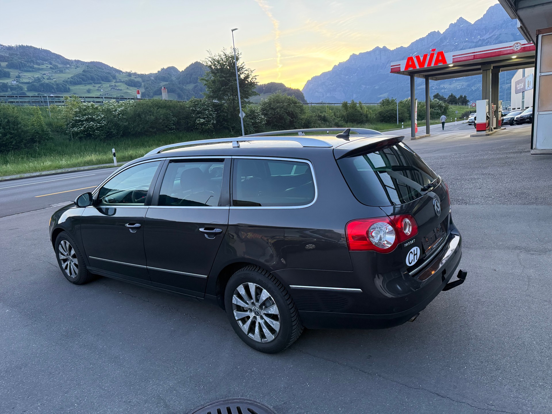 VW Passat Variant 2.0 TDI Highline 4Motion-image-14