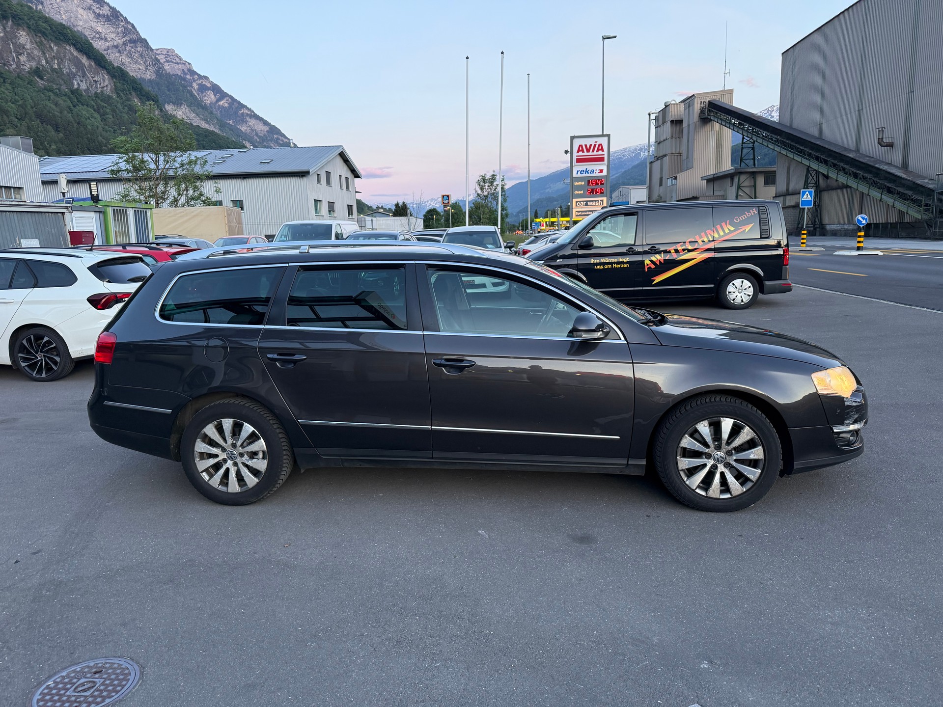 VW Passat Variant 2.0 TDI Highline 4Motion-image-7