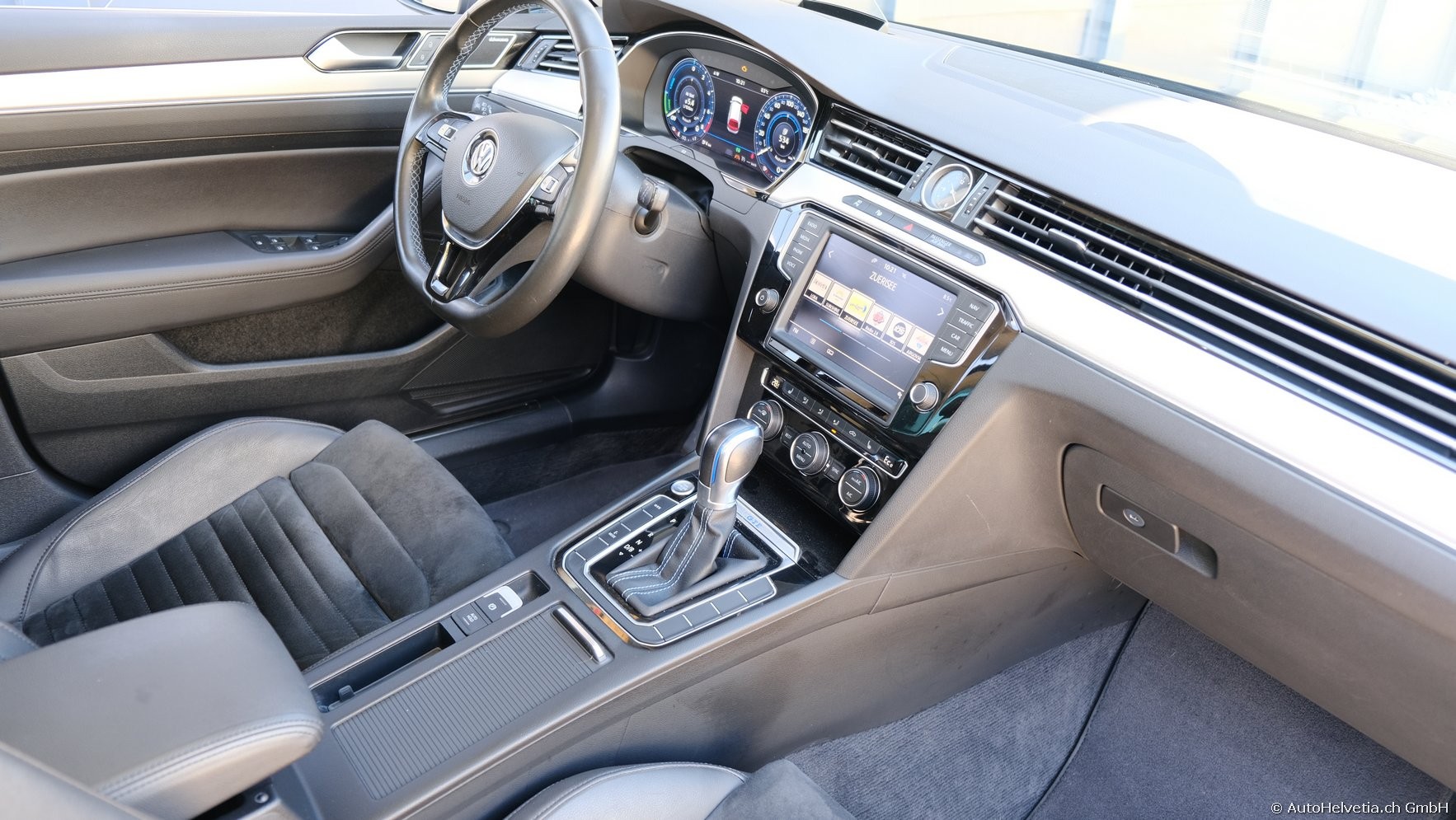 VW Passat Variant 1.4 TSI GTE Hybrid DSG-image-11