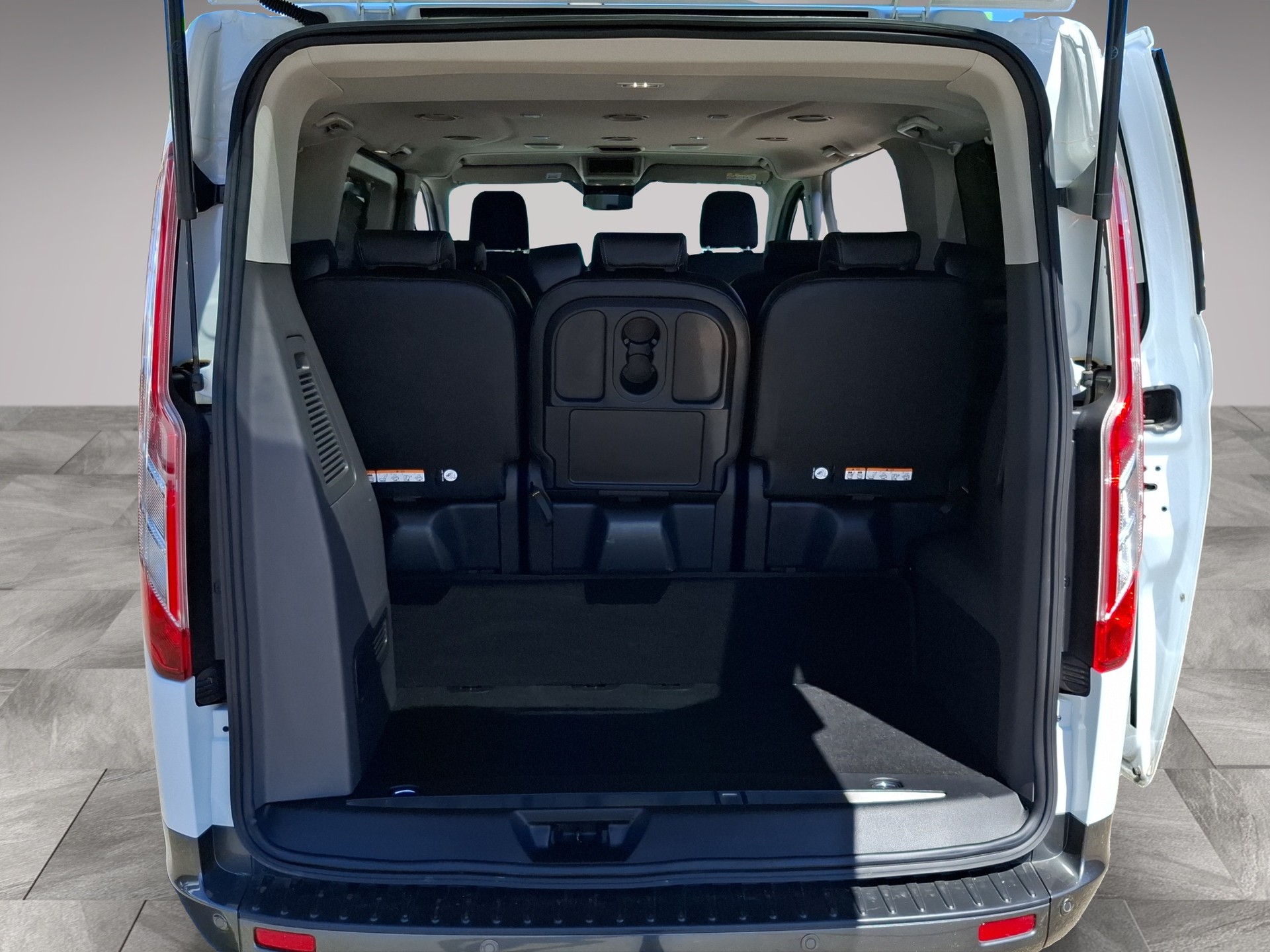 FORD Tourneo Custom 320 L1H1 Active A-image-3