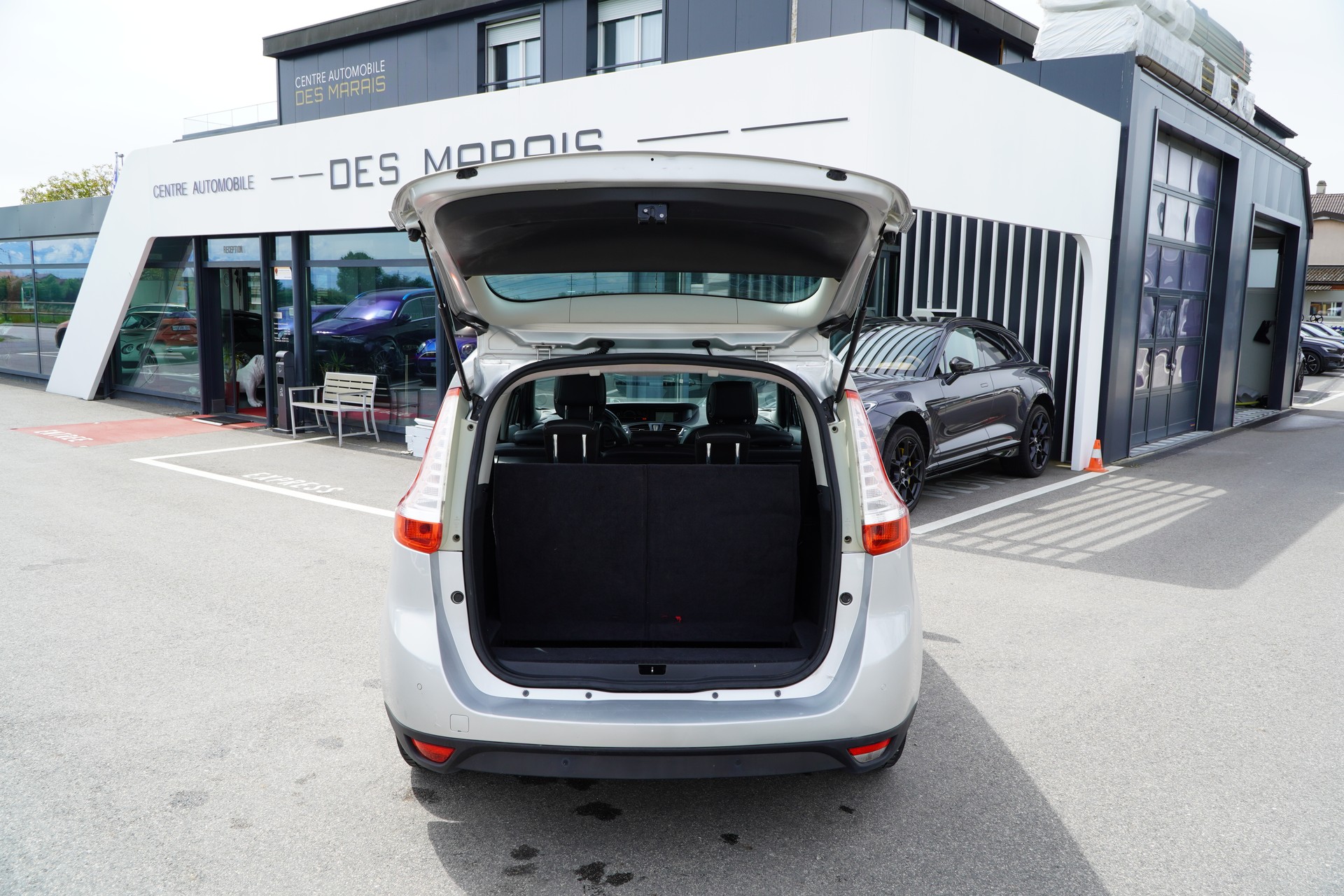 RENAULT Grand Scénic 2.0 16V Dynamique X-Tronic CVT-image-21
