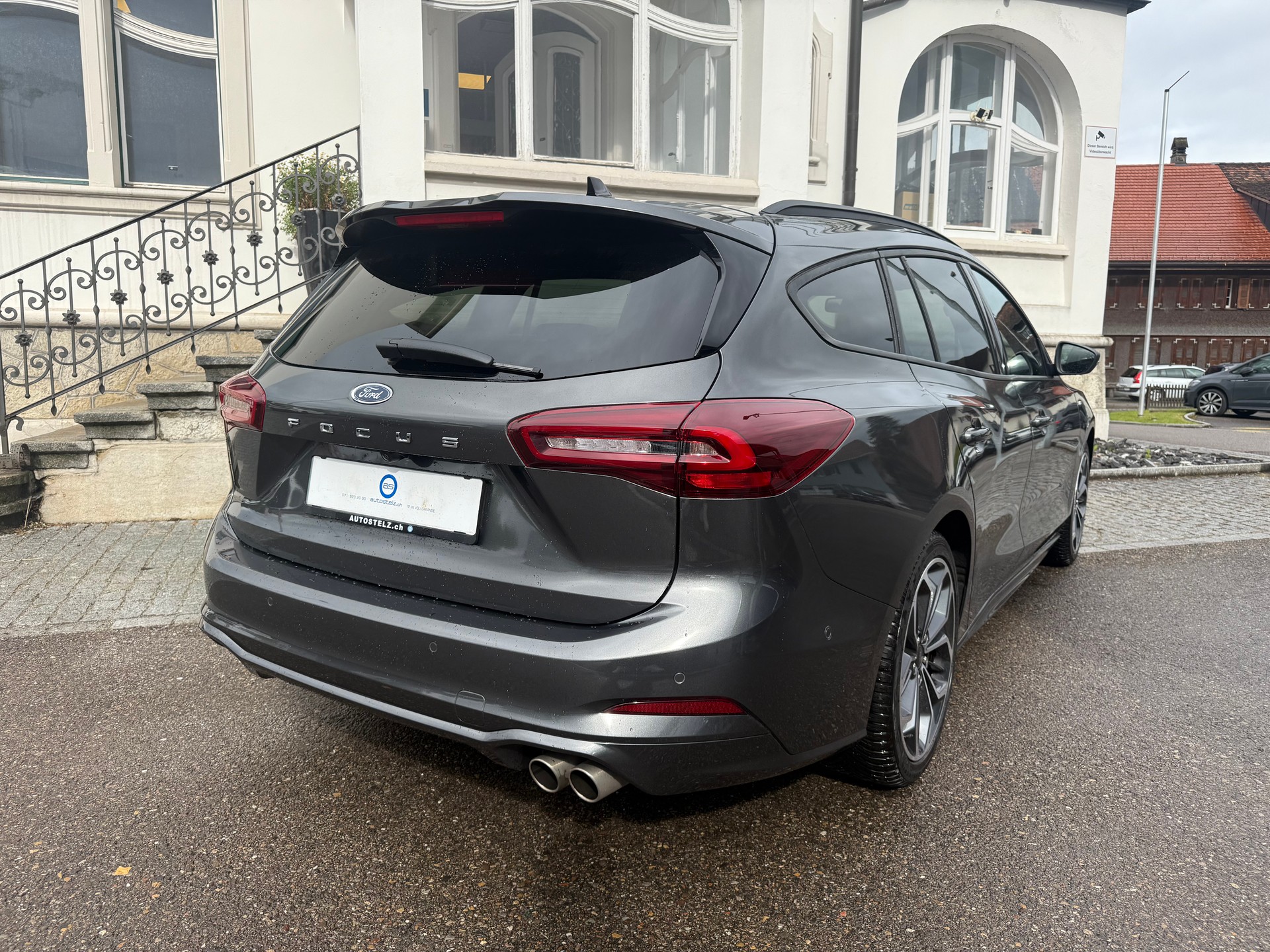 FORD Focus Station Wagon 1.0i EcoB Hybrid 155 ST-Line X-image-5