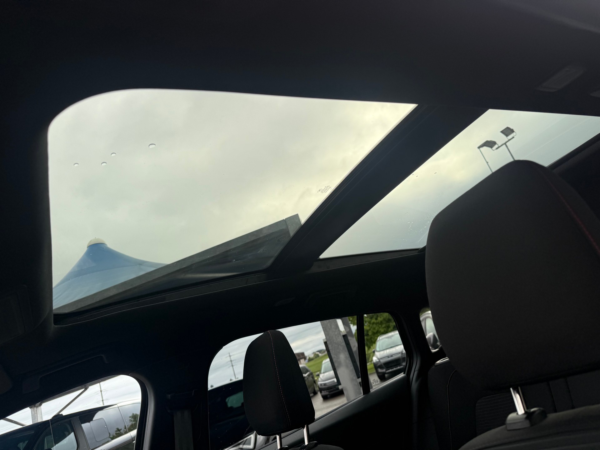 FORD Focus Station Wagon 1.0i EcoB Hybrid 155 ST-Line X-image-10