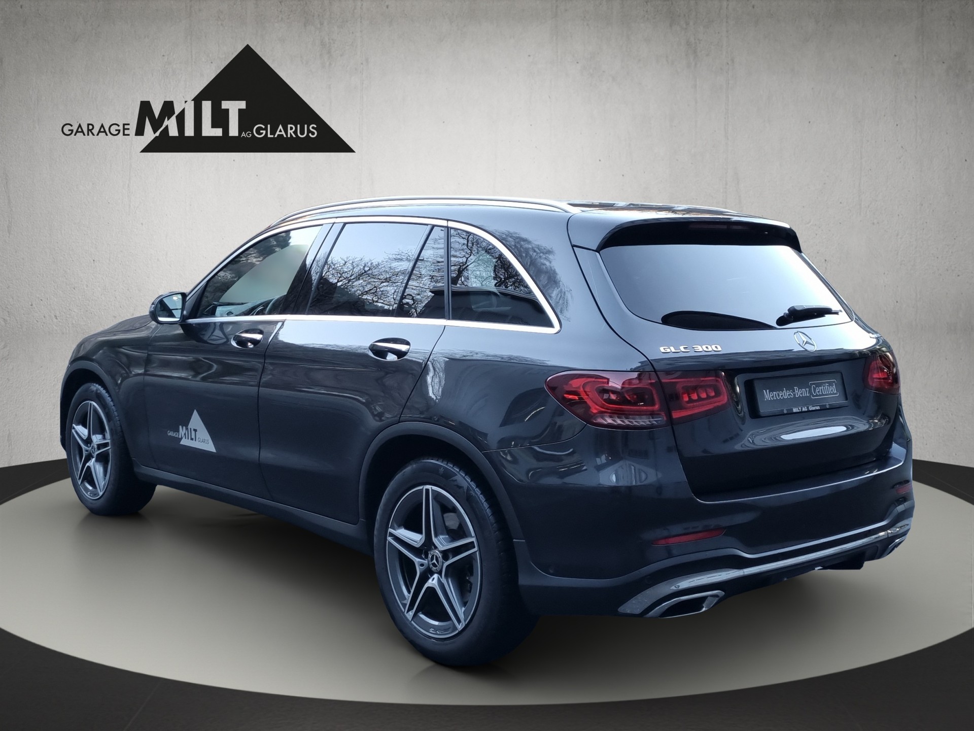 MERCEDES-BENZ GLC 300 AMG Line 4m-image-5