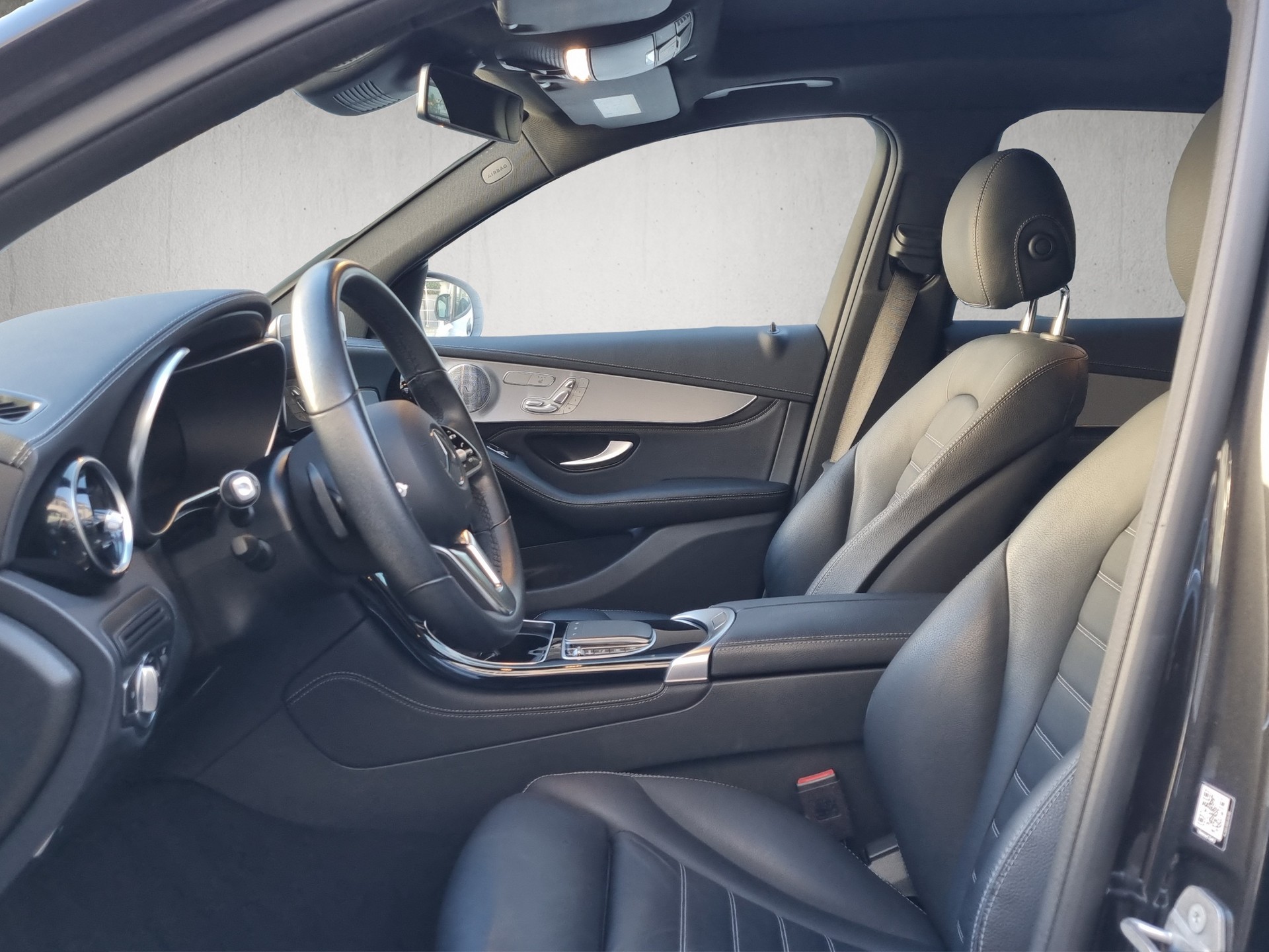 MERCEDES-BENZ GLC 300 AMG Line 4m-image-8