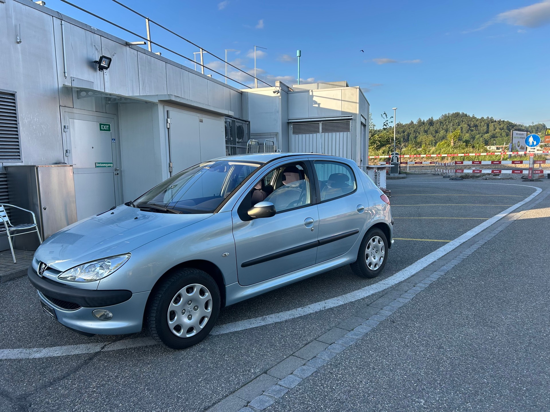 PEUGEOT 206 1.6 16V (XT) Premium-image-8