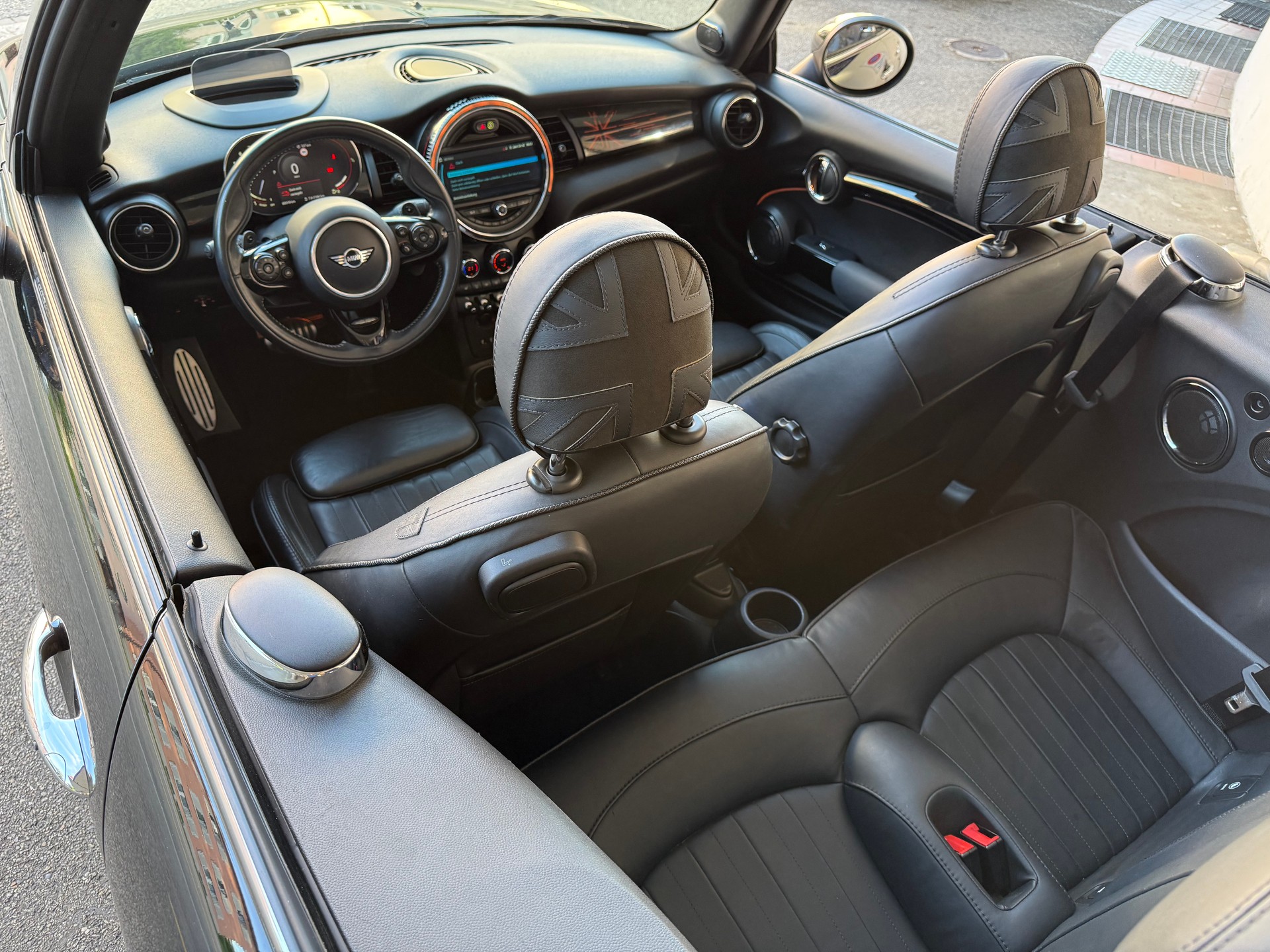 MINI Cooper John Cooper Works Cabriolet Steptronic-image-20