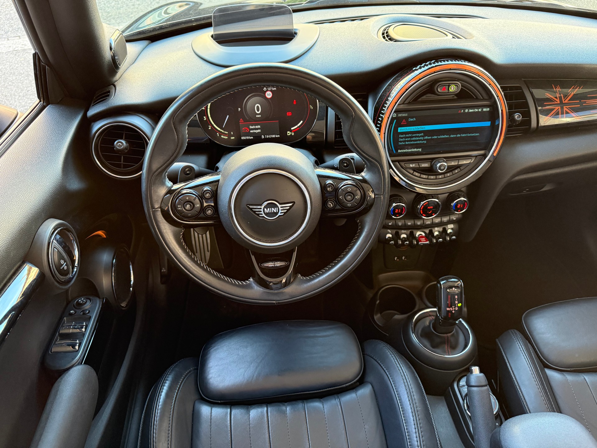 MINI Cooper John Cooper Works Cabriolet Steptronic-image-15