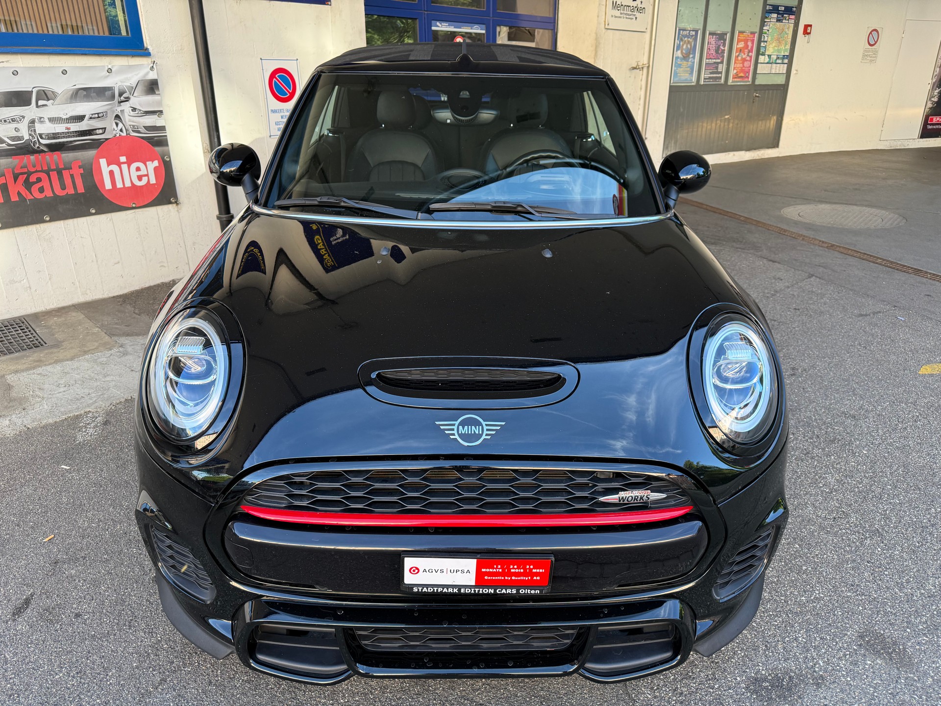MINI Cooper John Cooper Works Cabriolet Steptronic-image-9
