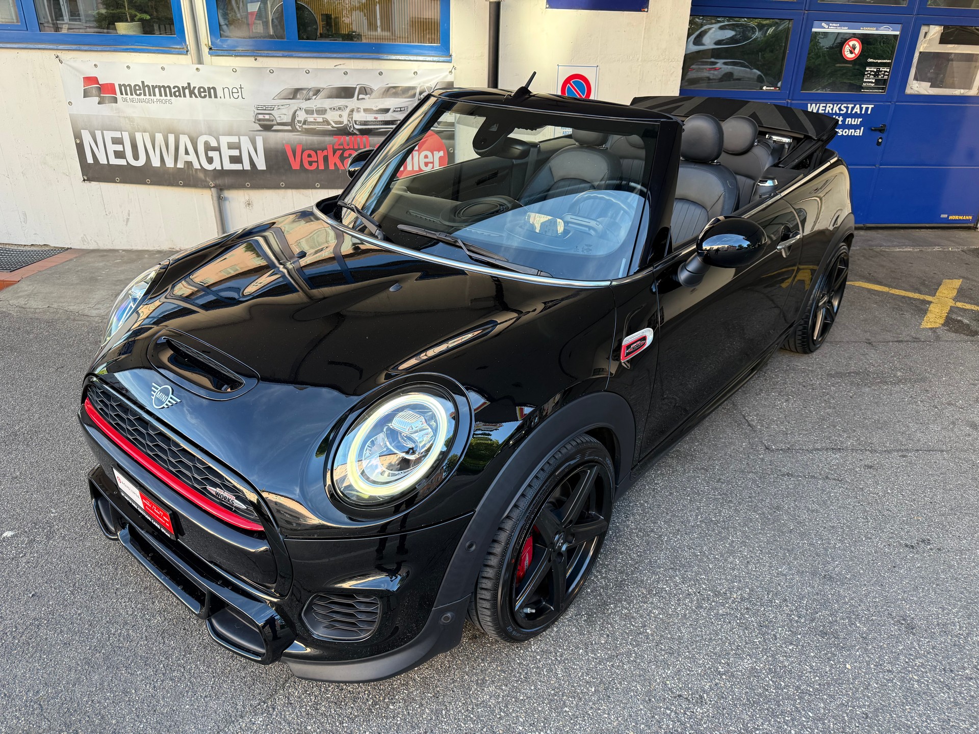 MINI Cooper John Cooper Works Cabriolet Steptronic-showroom-element-1