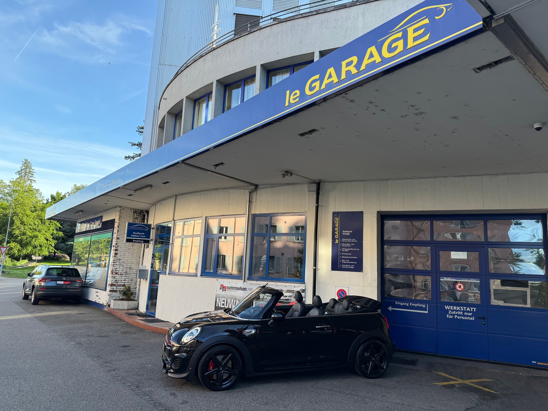 MINI Cooper John Cooper Works Cabriolet Steptronic-image-24