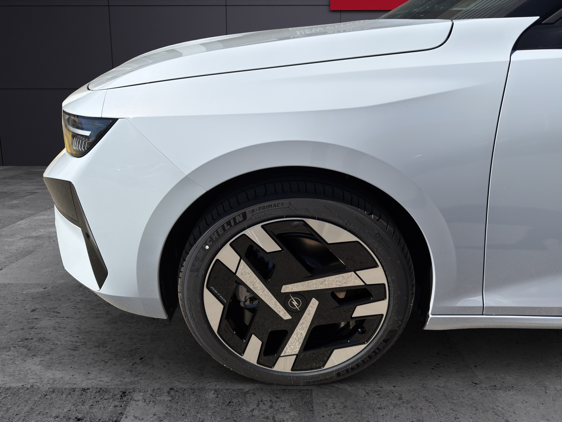 OPEL ASTRA e Sports Tourer Ultimate-image-4
