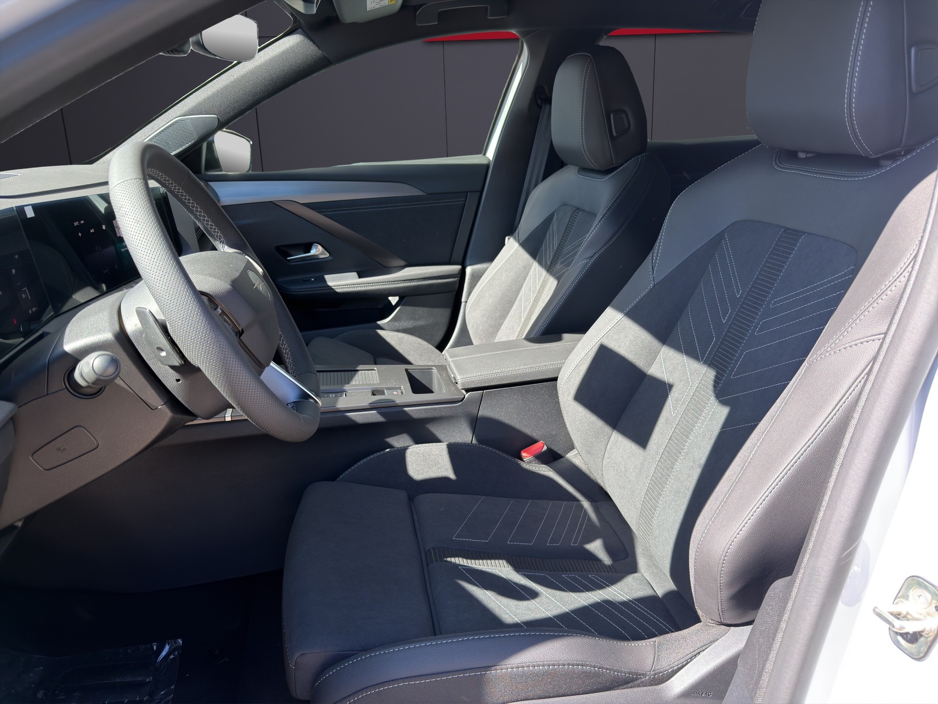 OPEL ASTRA e Sports Tourer Ultimate-image-5