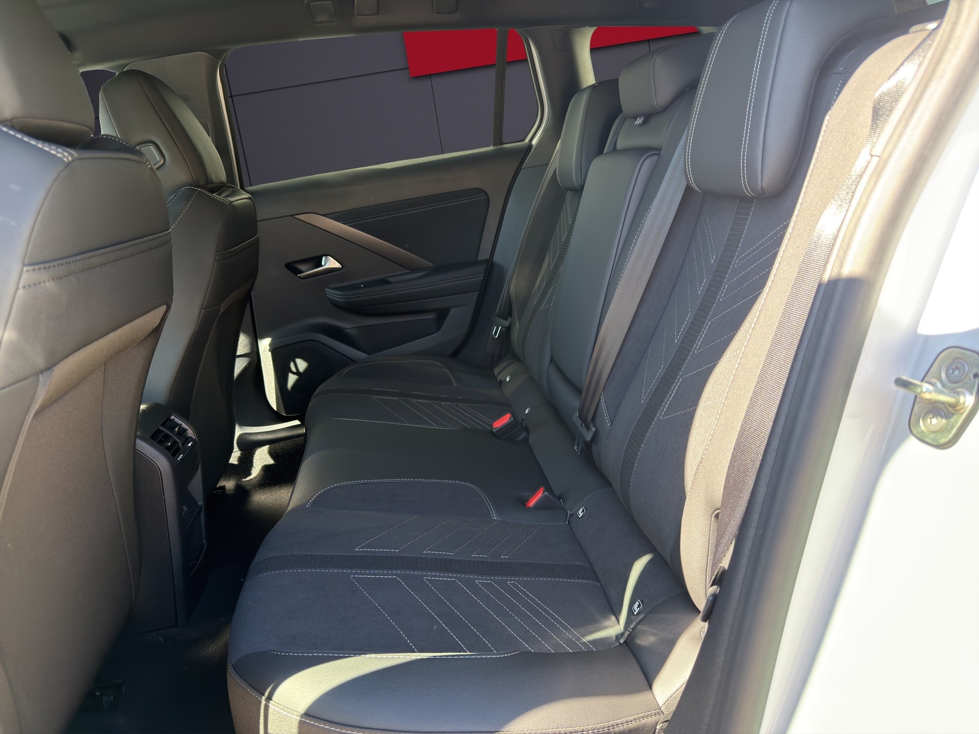 OPEL ASTRA e Sports Tourer Ultimate-image-6