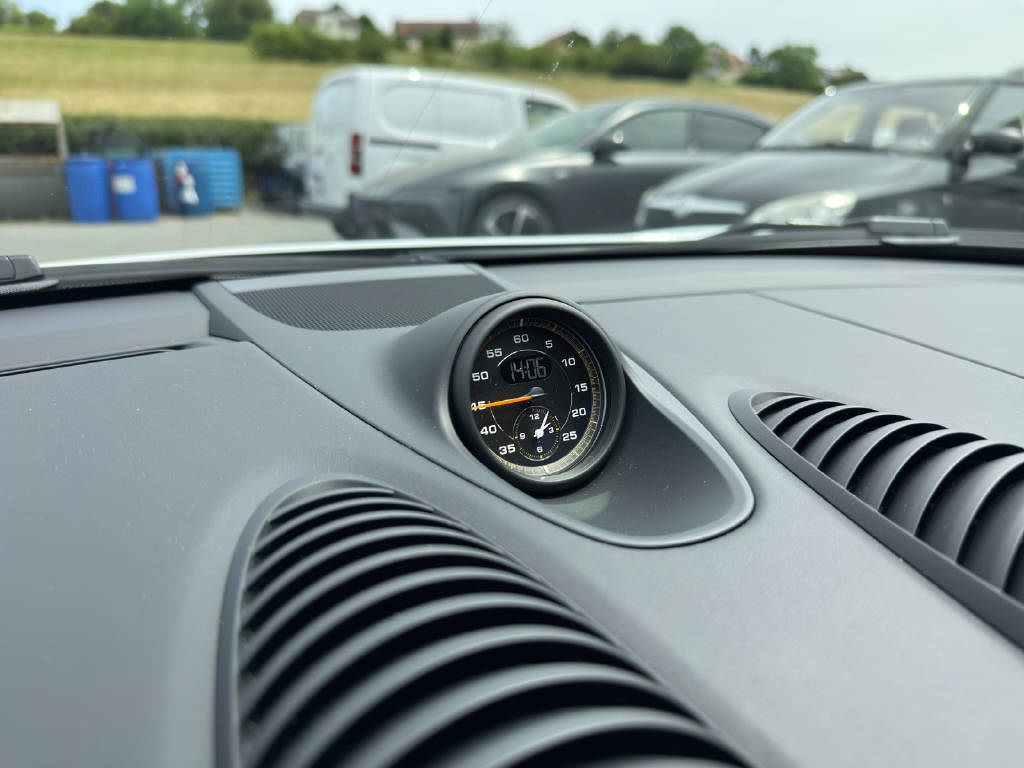 PORSCHE Cayman 718 4.0 GT4 RS PDK-image-10