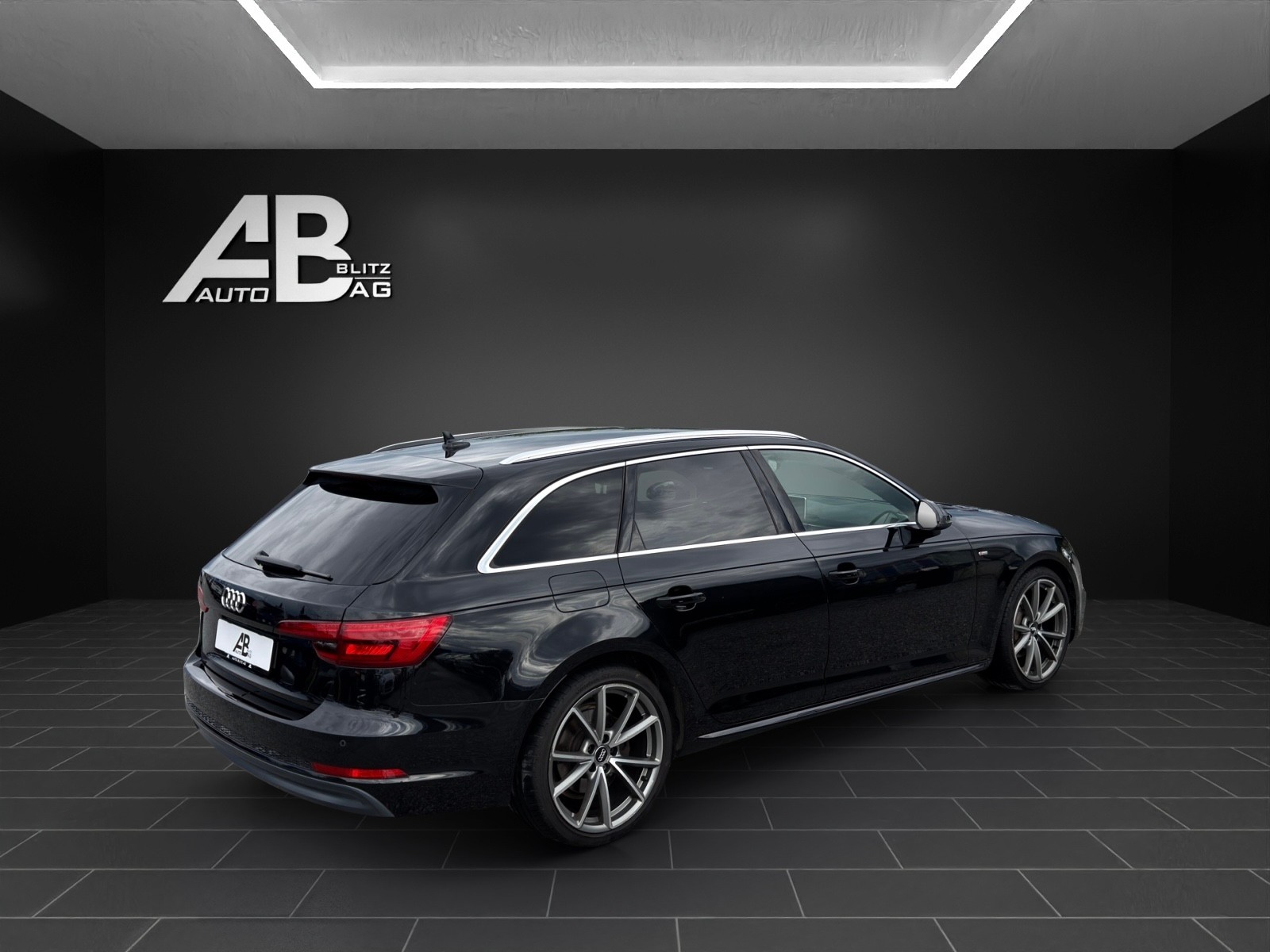 AUDI A4 Avant 2.0 TDI S-Line Sport quattro S-tronic mit 190 PS-image-4