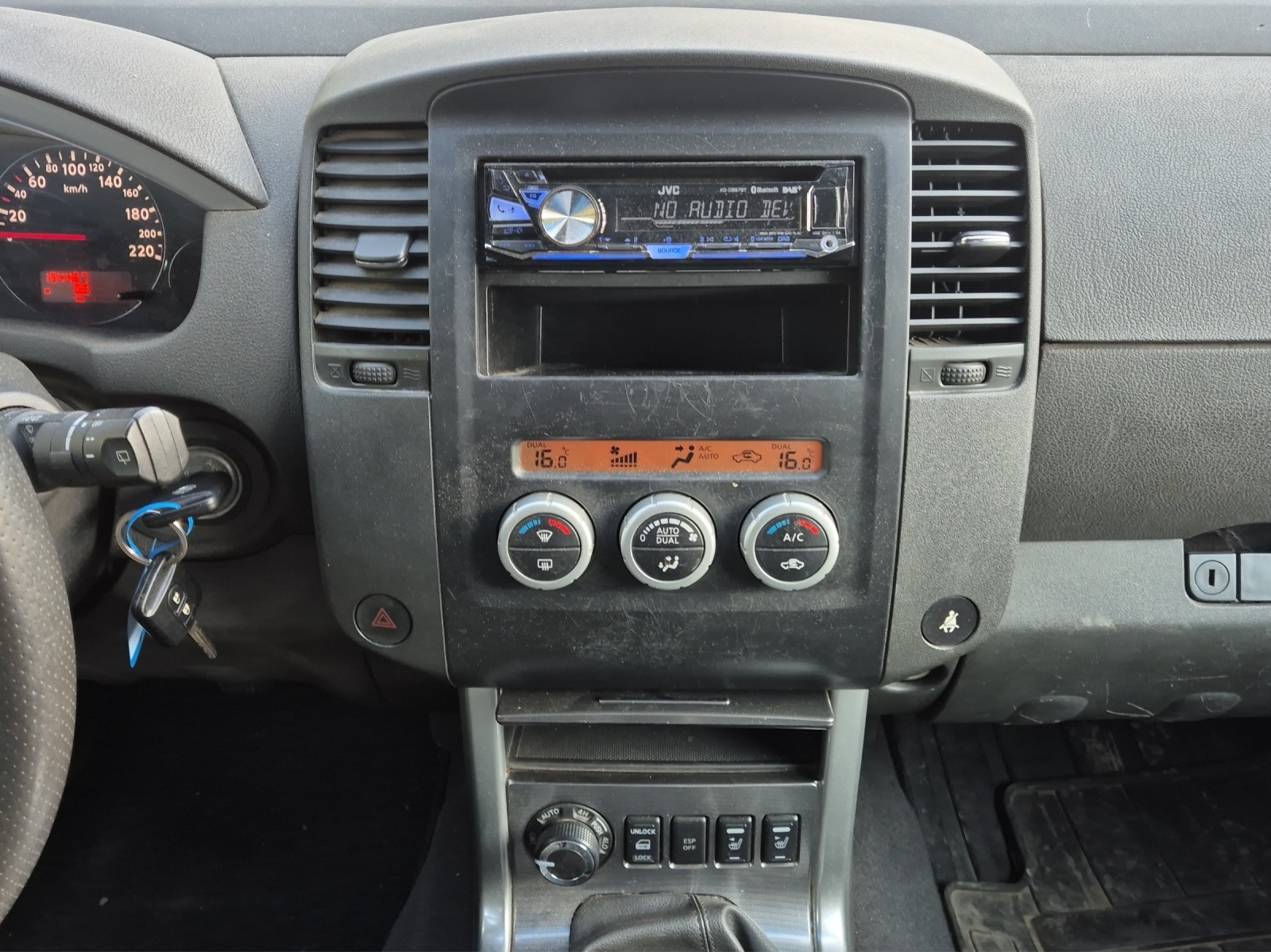 NISSAN Pathfinder 2.5 dCi SE-image-10