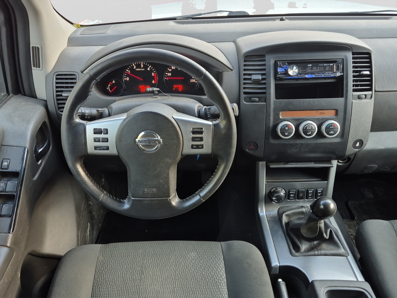 NISSAN Pathfinder 2.5 dCi SE-image-8