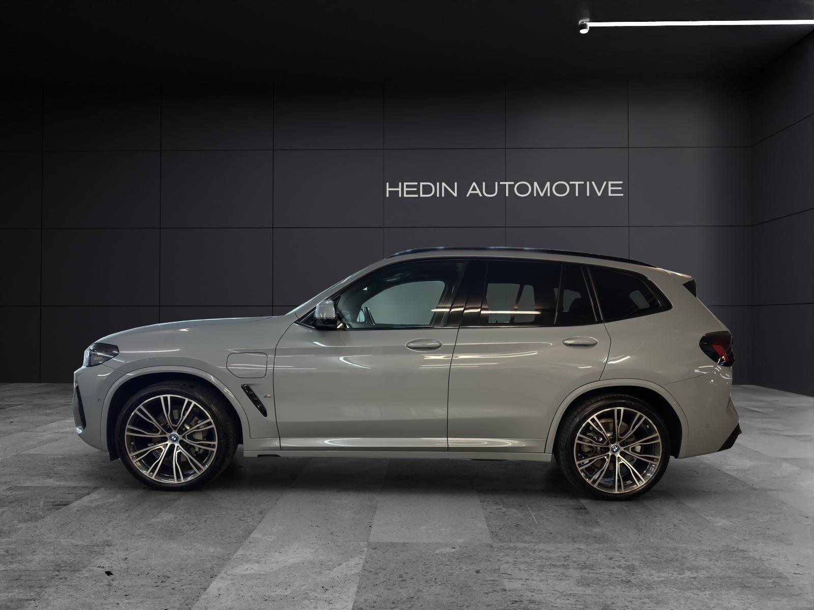 BMW X3 30e xDrive-showroom-element-1