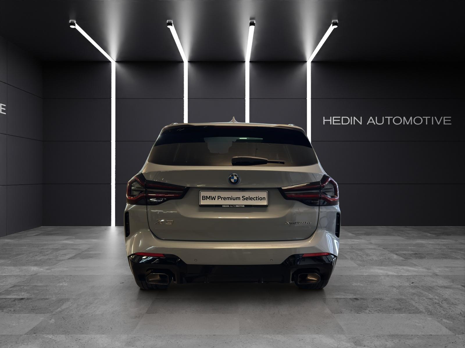 BMW X3 30e xDrive-showroom-element-3