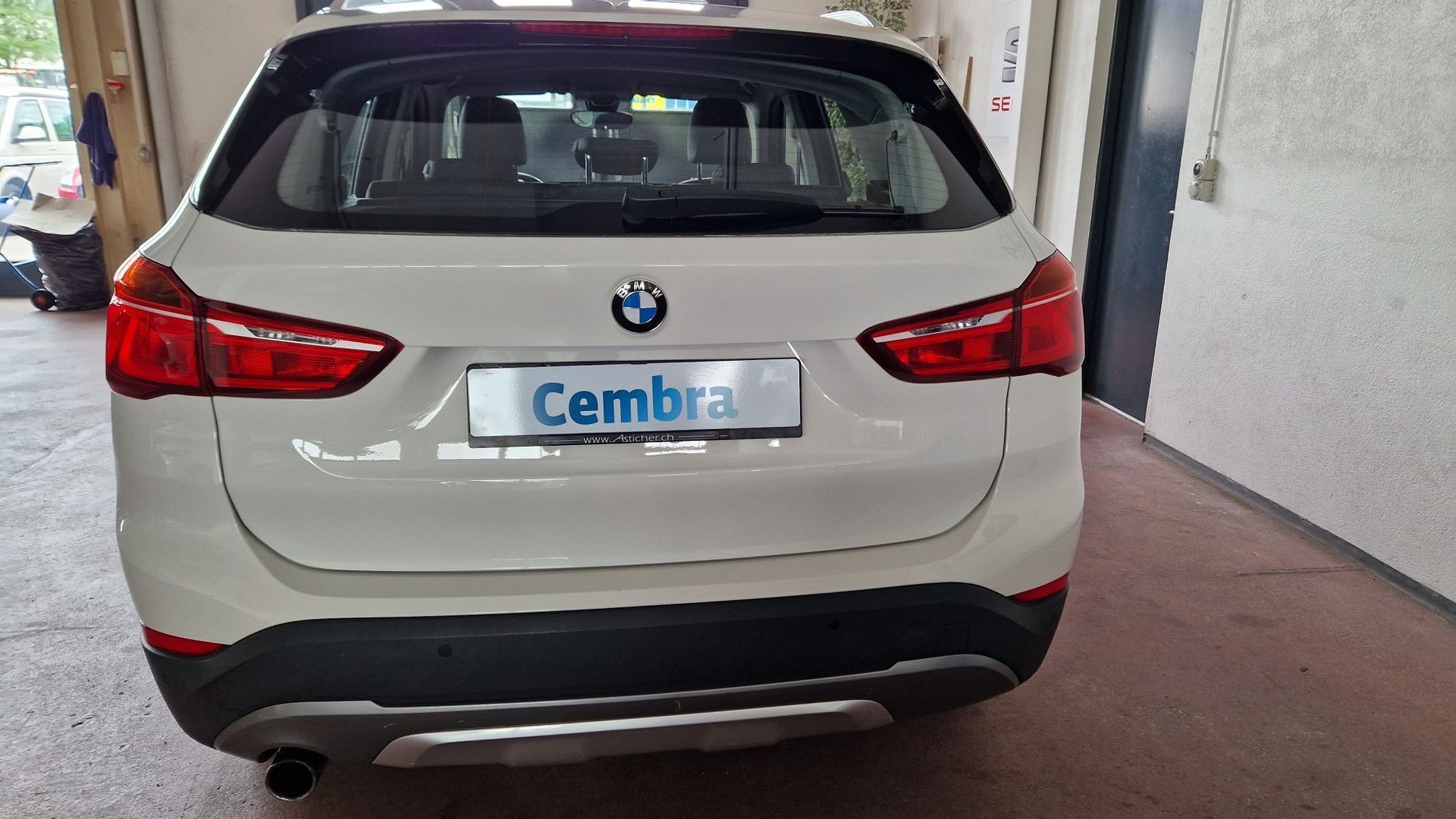 BMW X1 sDrive 18i-image-5