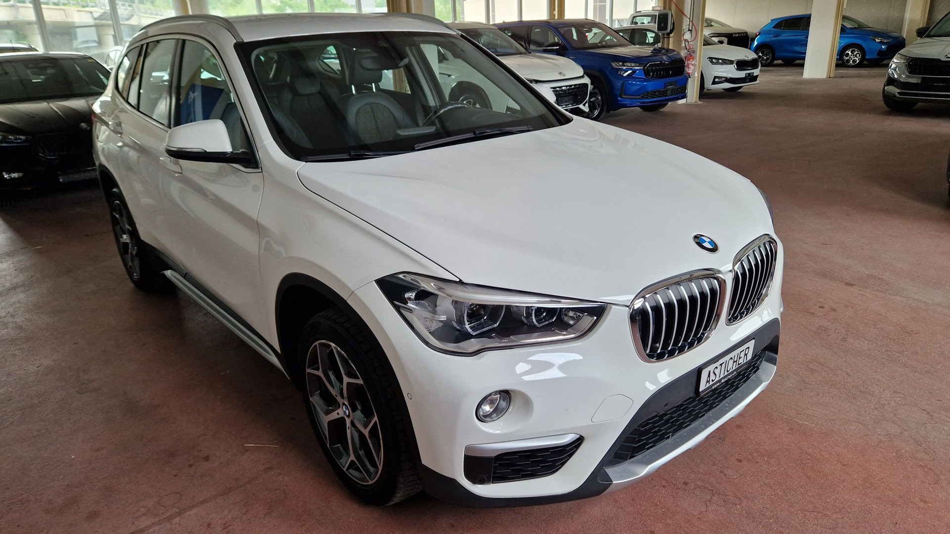 BMW X1 sDrive 18i-image-3